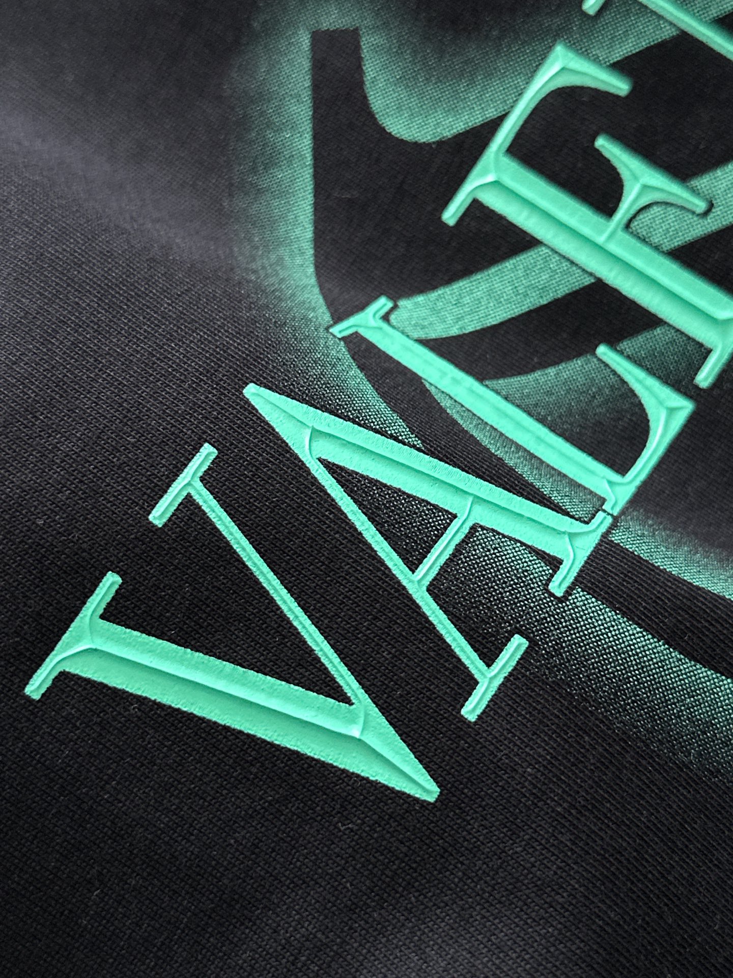  华伦天奴 2025春夏新款男女同款👫短袖T恤，！定制专属纯棉面料，定制原版工艺螺纹，胸前重工字母log