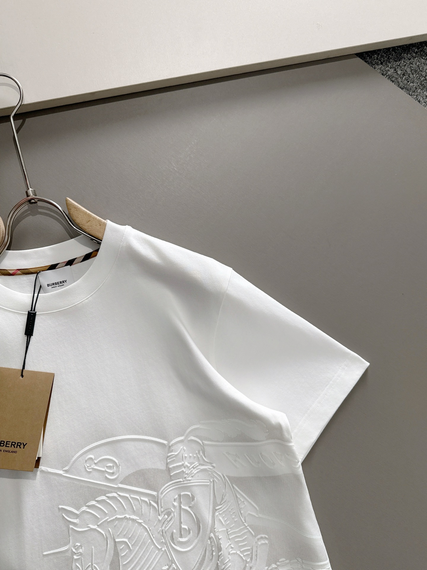  巴宝莉 2025春夏新款男女同款👫短袖T恤，！定制专属纯棉面料，定制原版工艺螺纹，胸前重工字母logo