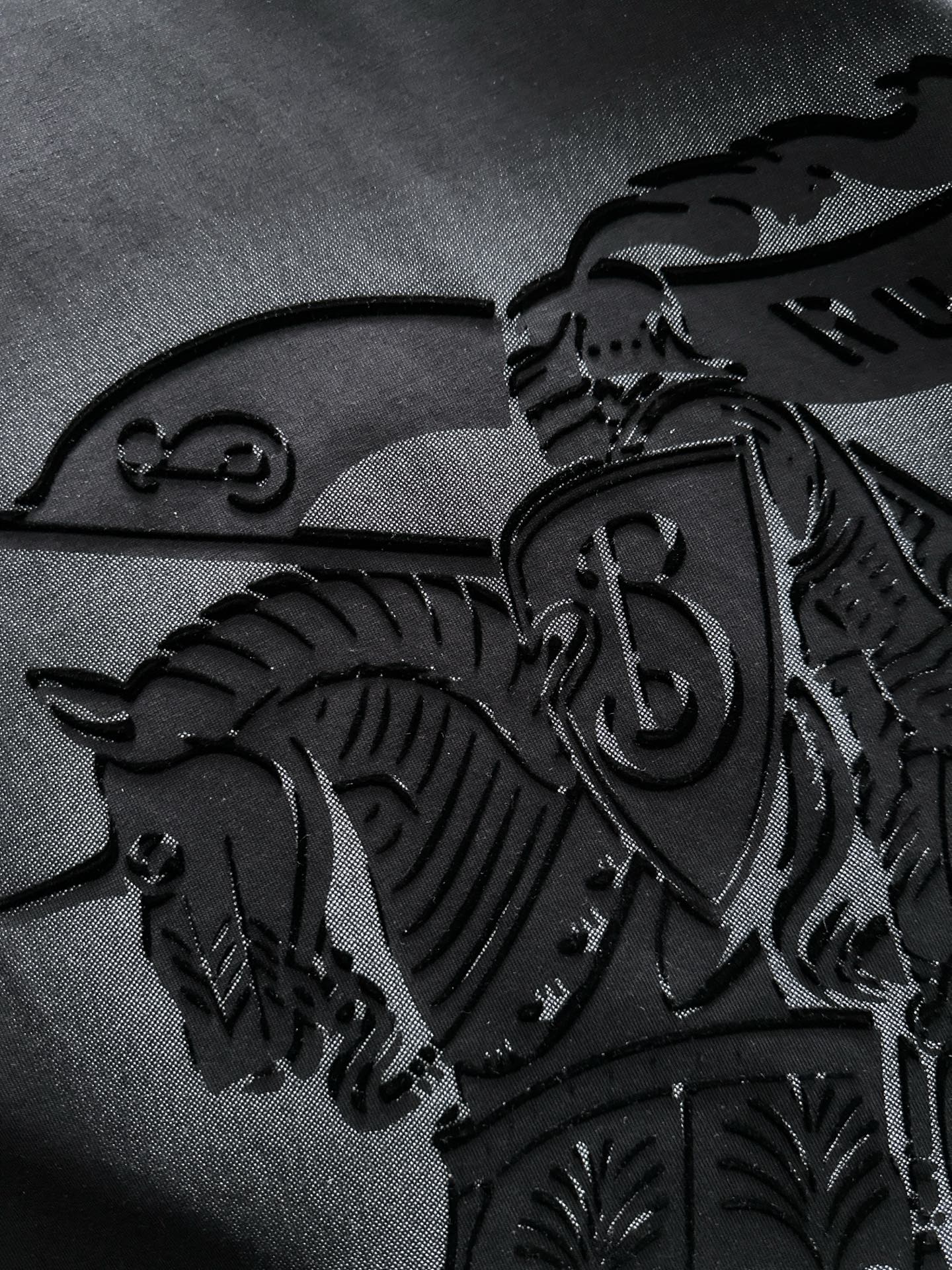  巴宝莉 2025春夏新款男女同款👫短袖T恤，！定制专属纯棉面料，定制原版工艺螺纹，胸前重工字母logo