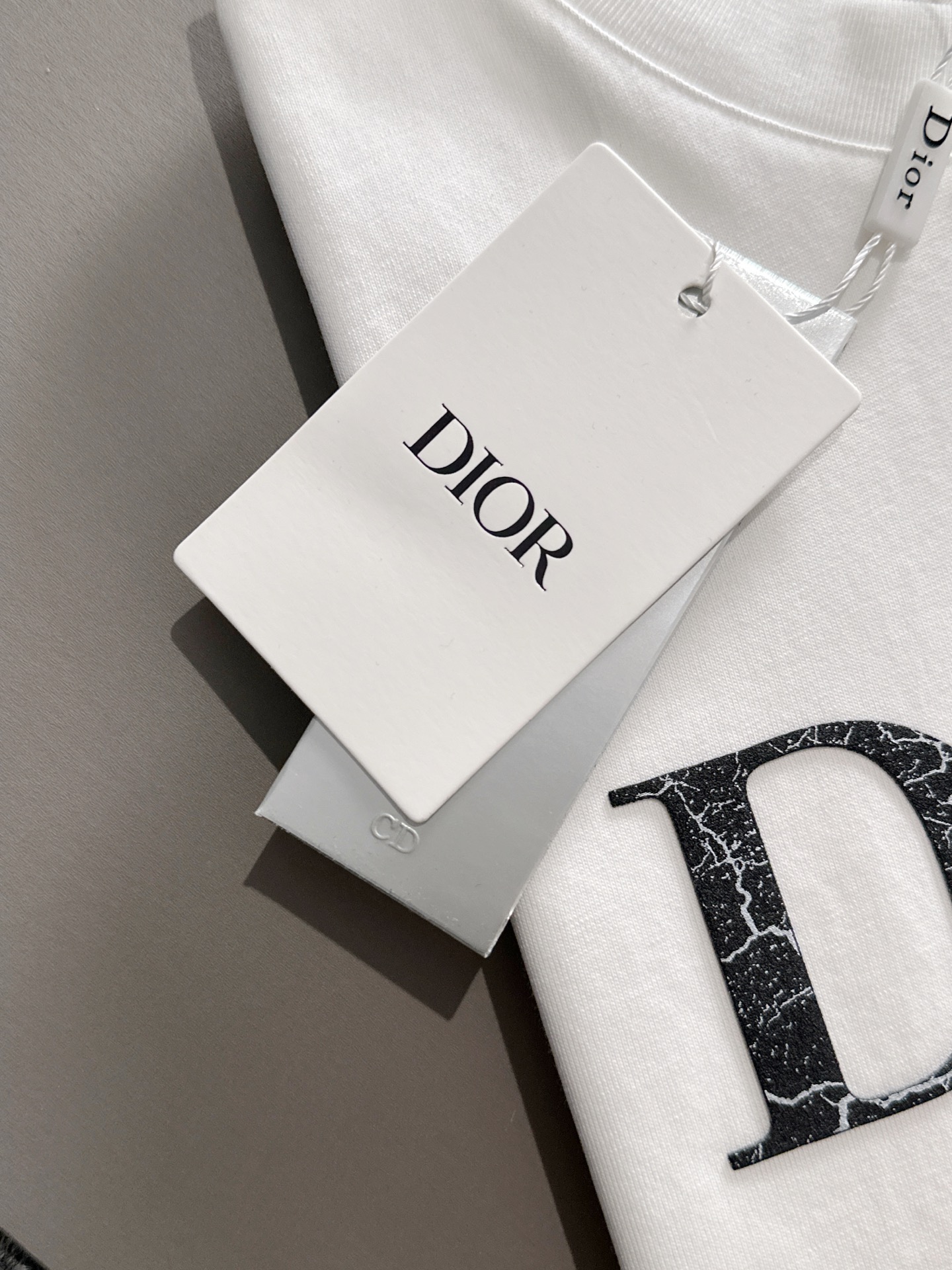  迪奥 2025春夏新款男女同款👫短袖T恤，！定制专属纯棉面料，定制原版工艺螺纹，胸前重工字母logo工