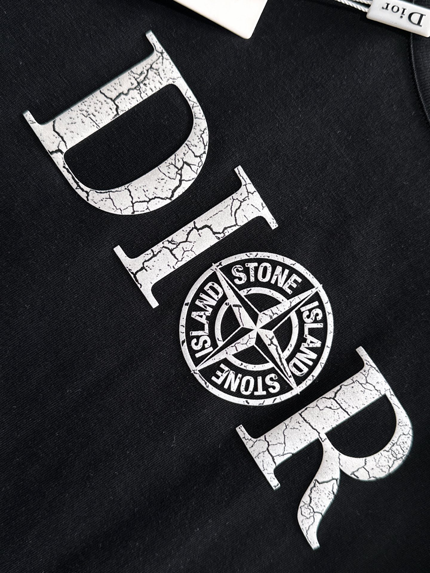  迪奥 2025春夏新款男女同款👫短袖T恤，！定制专属纯棉面料，定制原版工艺螺纹，胸前重工字母logo工