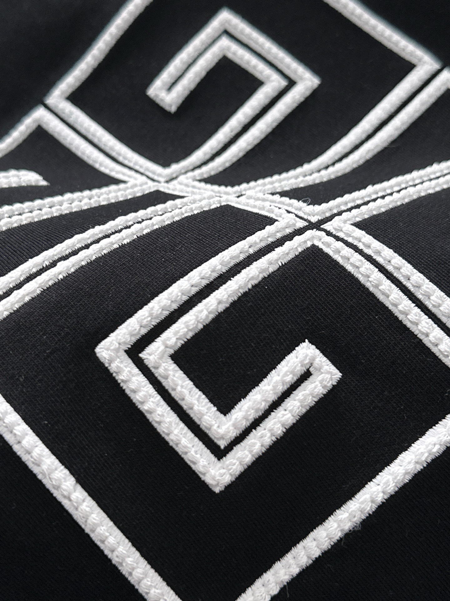  纪梵希 2025春夏新款男女同款👫短袖T恤，！定制专属纯棉面料，定制原版工艺螺纹，胸前重工字母logo