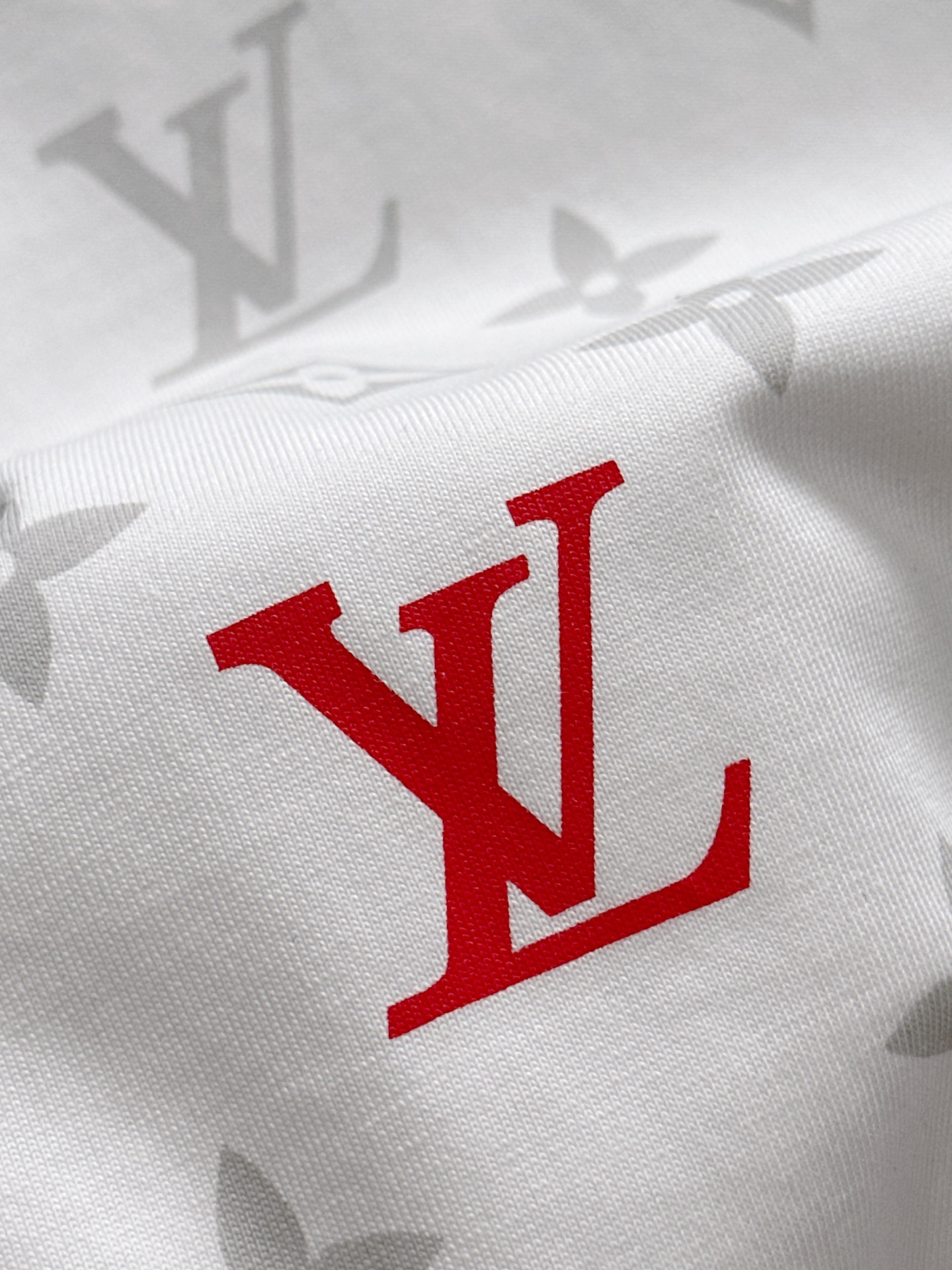  LV 2025春夏新款男女同款👫短袖T恤，！定制专属纯棉面料，定制原版工艺螺纹，胸前重工字母logo工