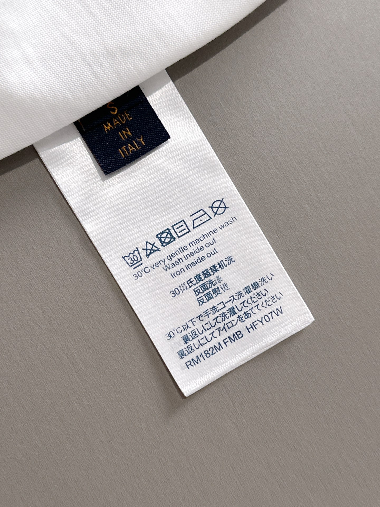  LV 2025春夏新款男女同款👫短袖T恤，！定制专属纯棉面料，定制原版工艺螺纹，胸前重工字母logo工