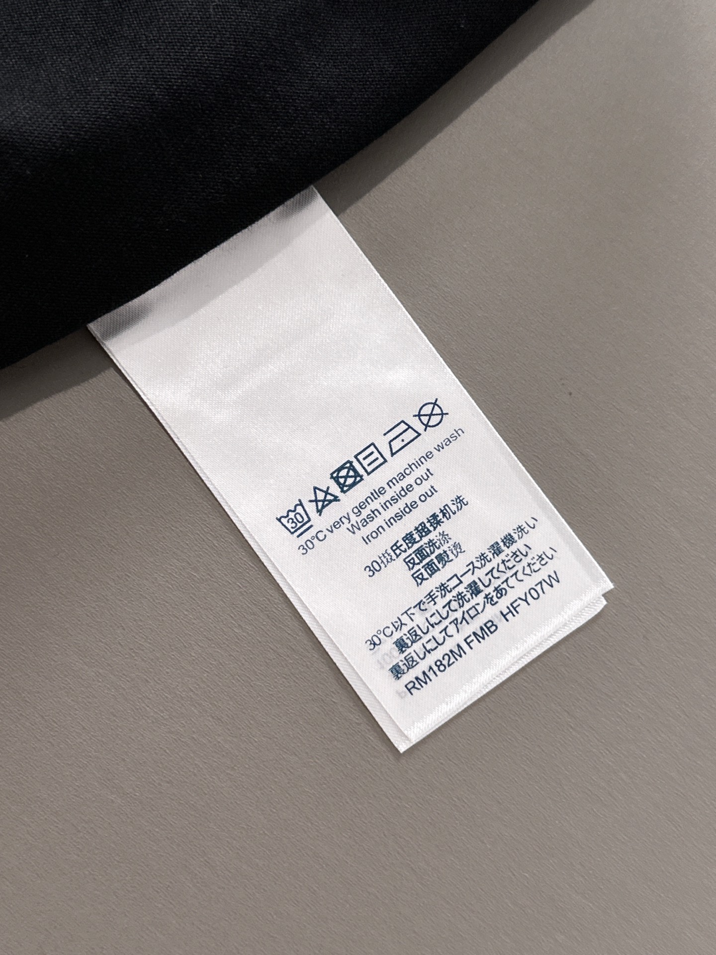  LV 2025春夏新款男女同款👫短袖T恤，！定制专属纯棉面料，定制原版工艺螺纹，胸前重工字母logo工