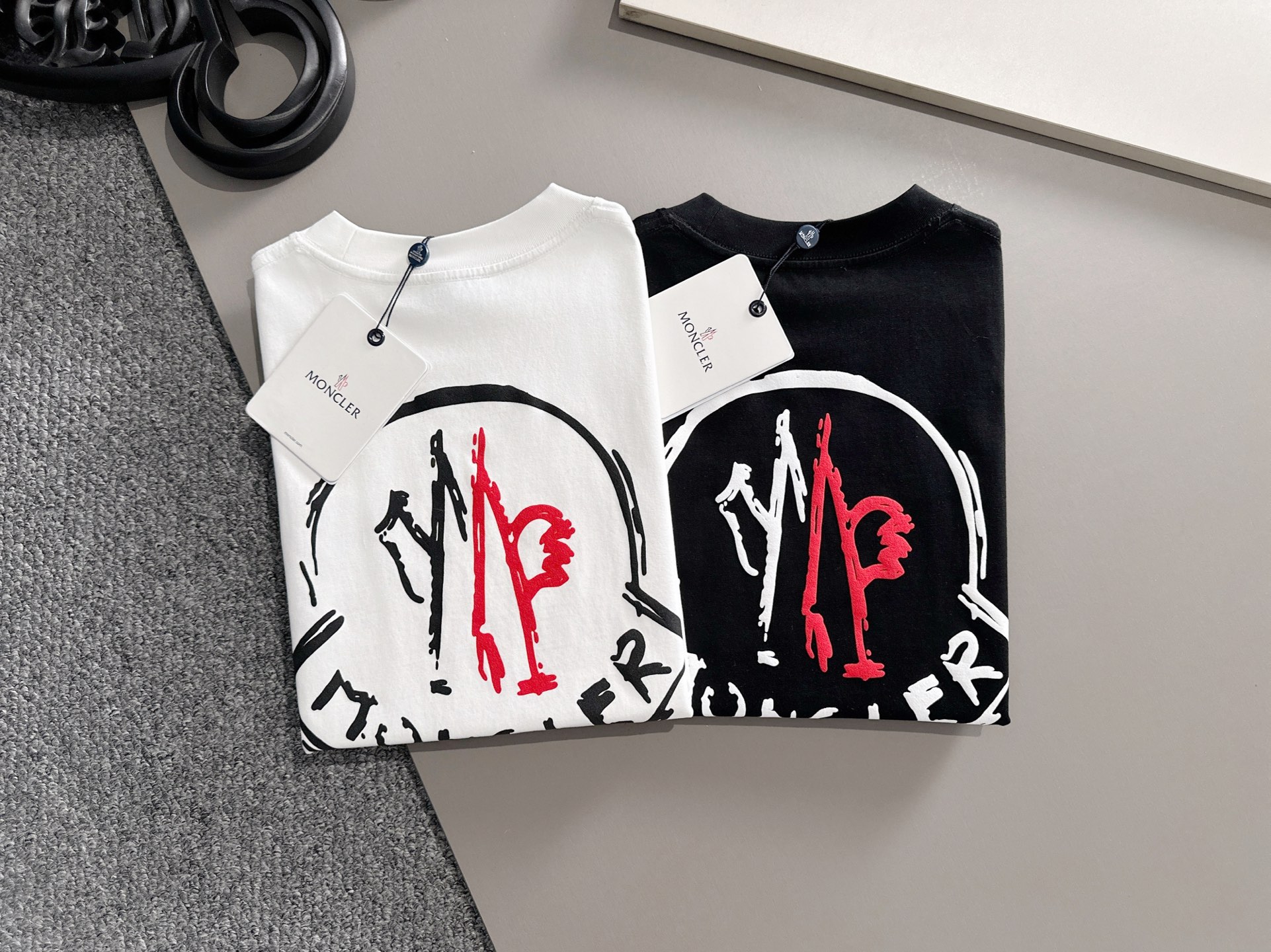  蒙口 2025春夏新款男女同款👫短袖T恤，！定制专属纯棉面料，定制原版工艺螺纹，胸前重工字母logo工