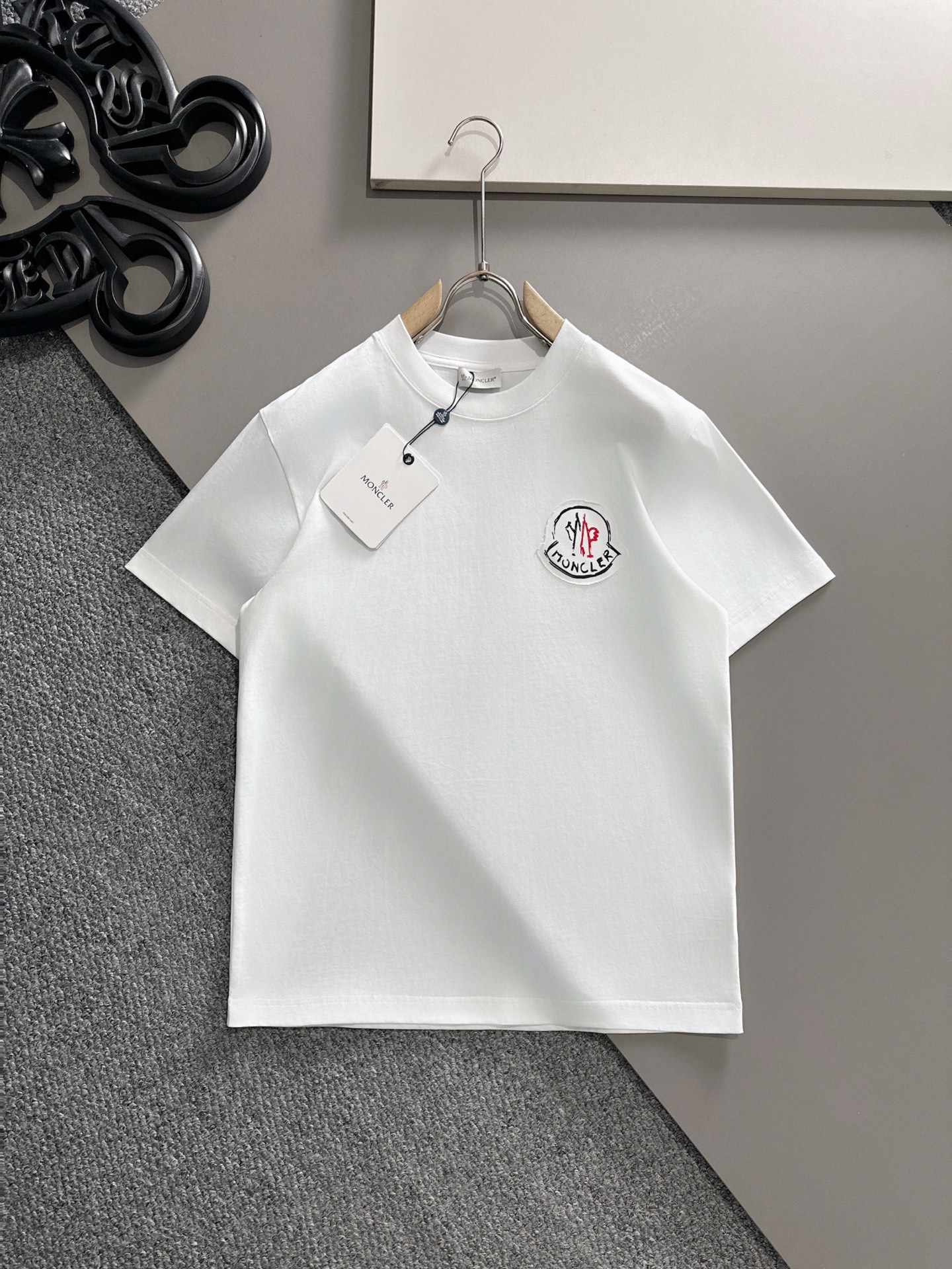  蒙口 2025春夏新款男女同款👫短袖T恤，！定制专属纯棉面料，定制原版工艺螺纹，胸前重工字母logo工