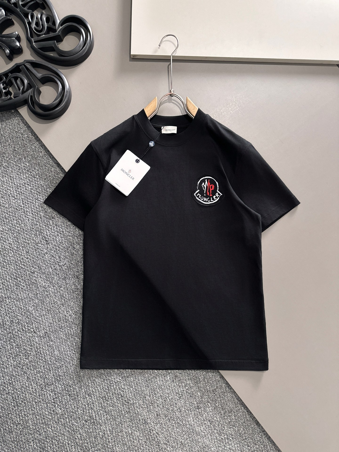  蒙口 2025春夏新款男女同款👫短袖T恤，！定制专属纯棉面料，定制原版工艺螺纹，胸前重工字母logo工