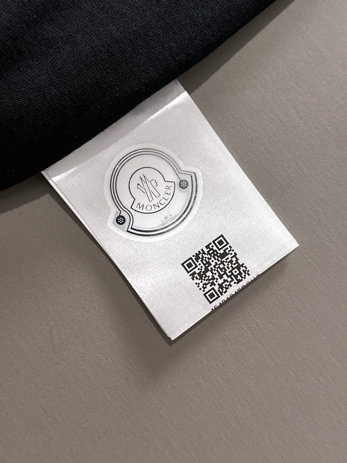  蒙口 2025春夏新款男女同款👫短袖T恤，！定制专属纯棉面料，定制原版工艺螺纹，胸前重工字母logo工