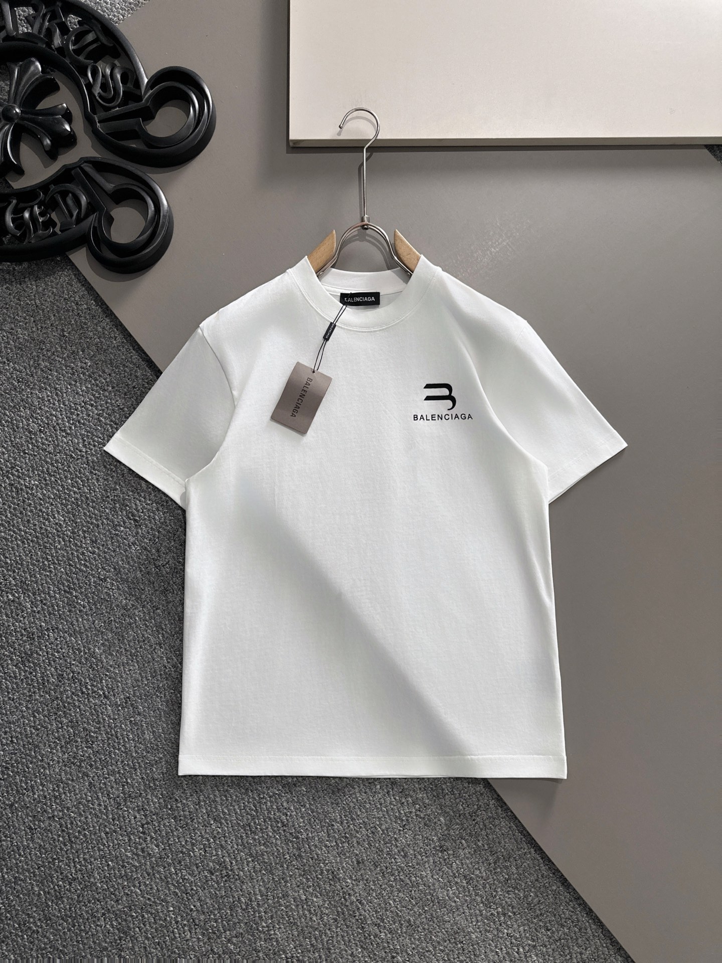  巴黎世家 2025春夏新款男女同款👫短袖T恤，！定制专属纯棉面料，定制原版工艺螺纹，胸前重工字母log