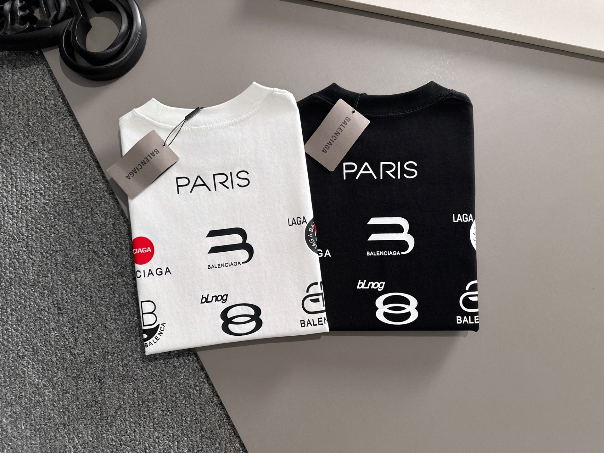  巴黎世家 2025春夏新款男女同款👫短袖T恤，！定制专属纯棉面料，定制原版工艺螺纹，胸前重工字母log