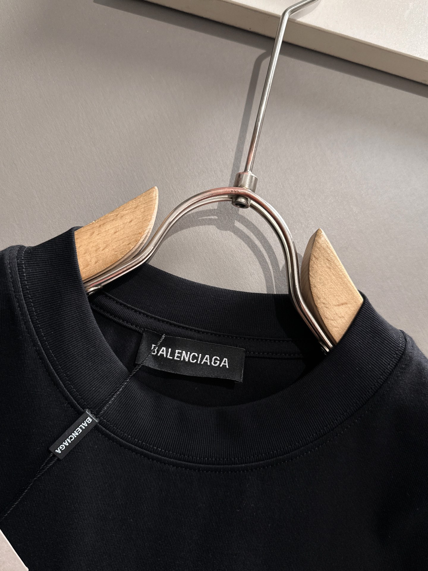  巴黎世家 2025春夏新款男女同款👫短袖T恤，！定制专属纯棉面料，定制原版工艺螺纹，胸前重工字母log