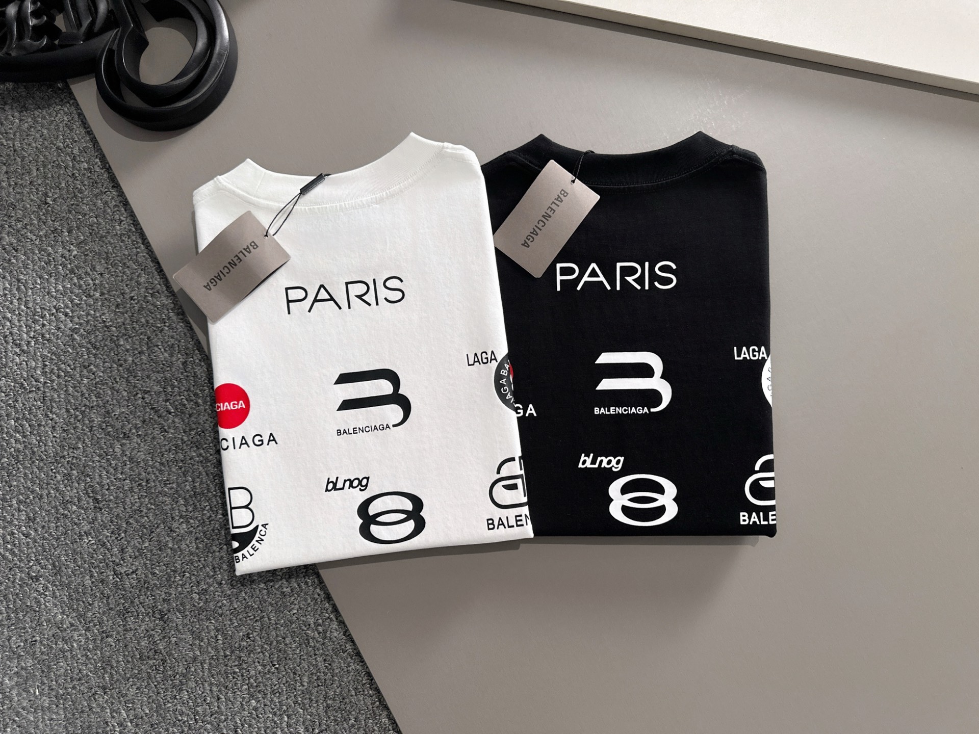  巴黎世家 2025春夏新款男女同款👫短袖T恤，！定制专属纯棉面料，定制原版工艺螺纹，胸前重工字母log