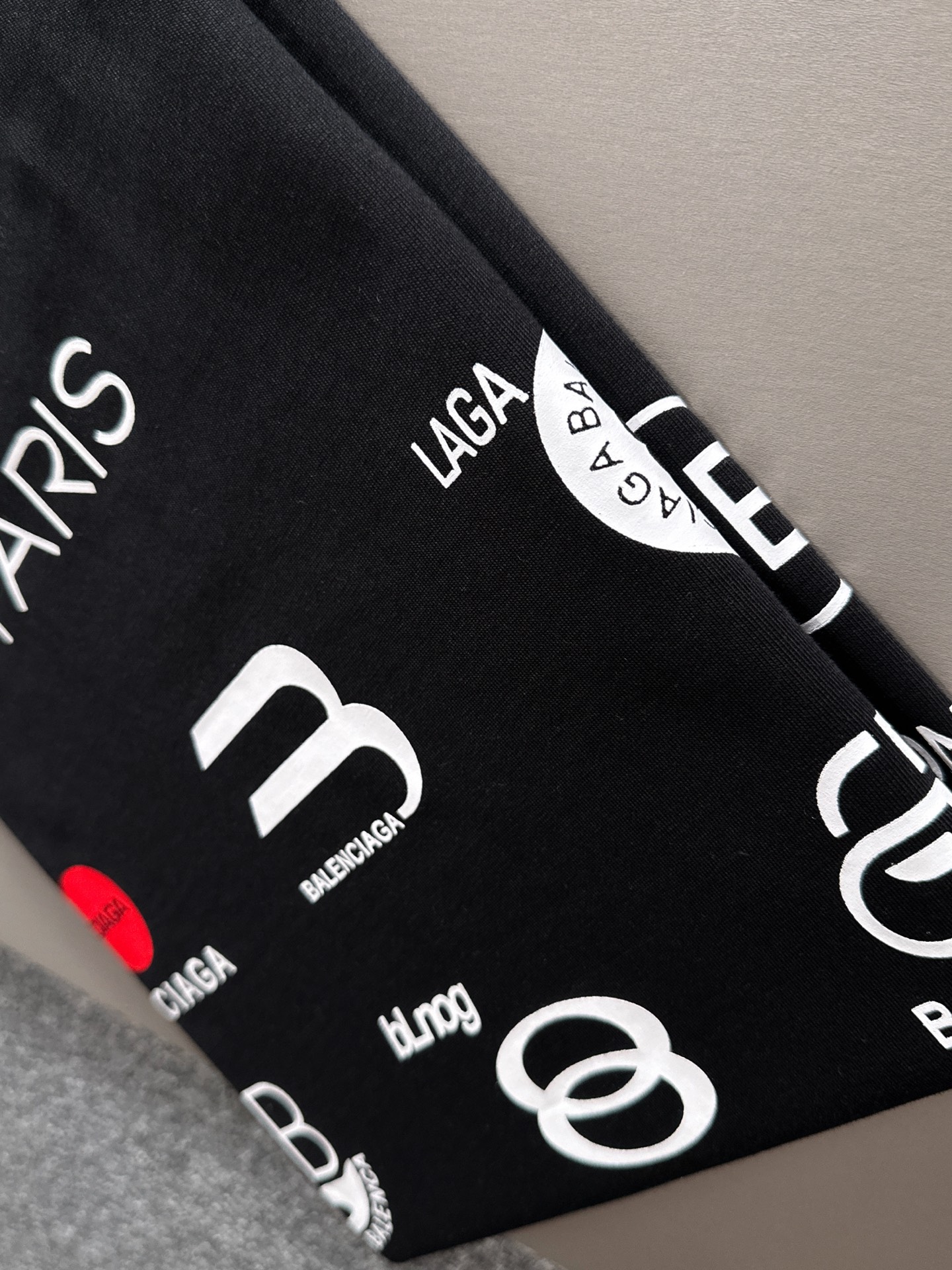  巴黎世家 2025春夏新款男女同款👫短袖T恤，！定制专属纯棉面料，定制原版工艺螺纹，胸前重工字母log