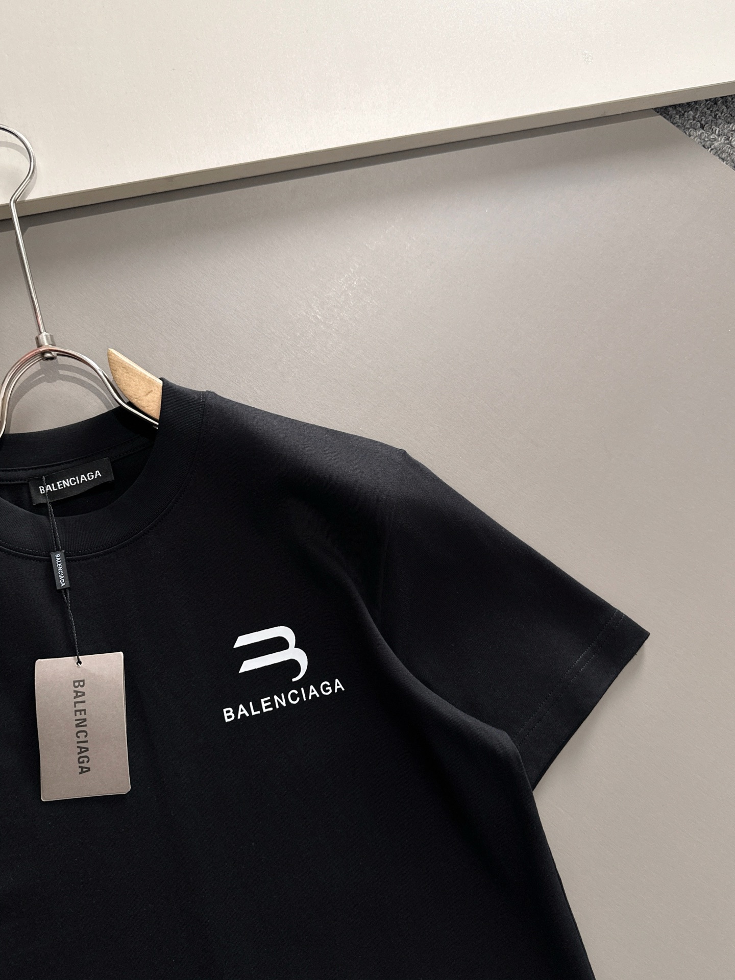  巴黎世家 2025春夏新款男女同款👫短袖T恤，！定制专属纯棉面料，定制原版工艺螺纹，胸前重工字母log