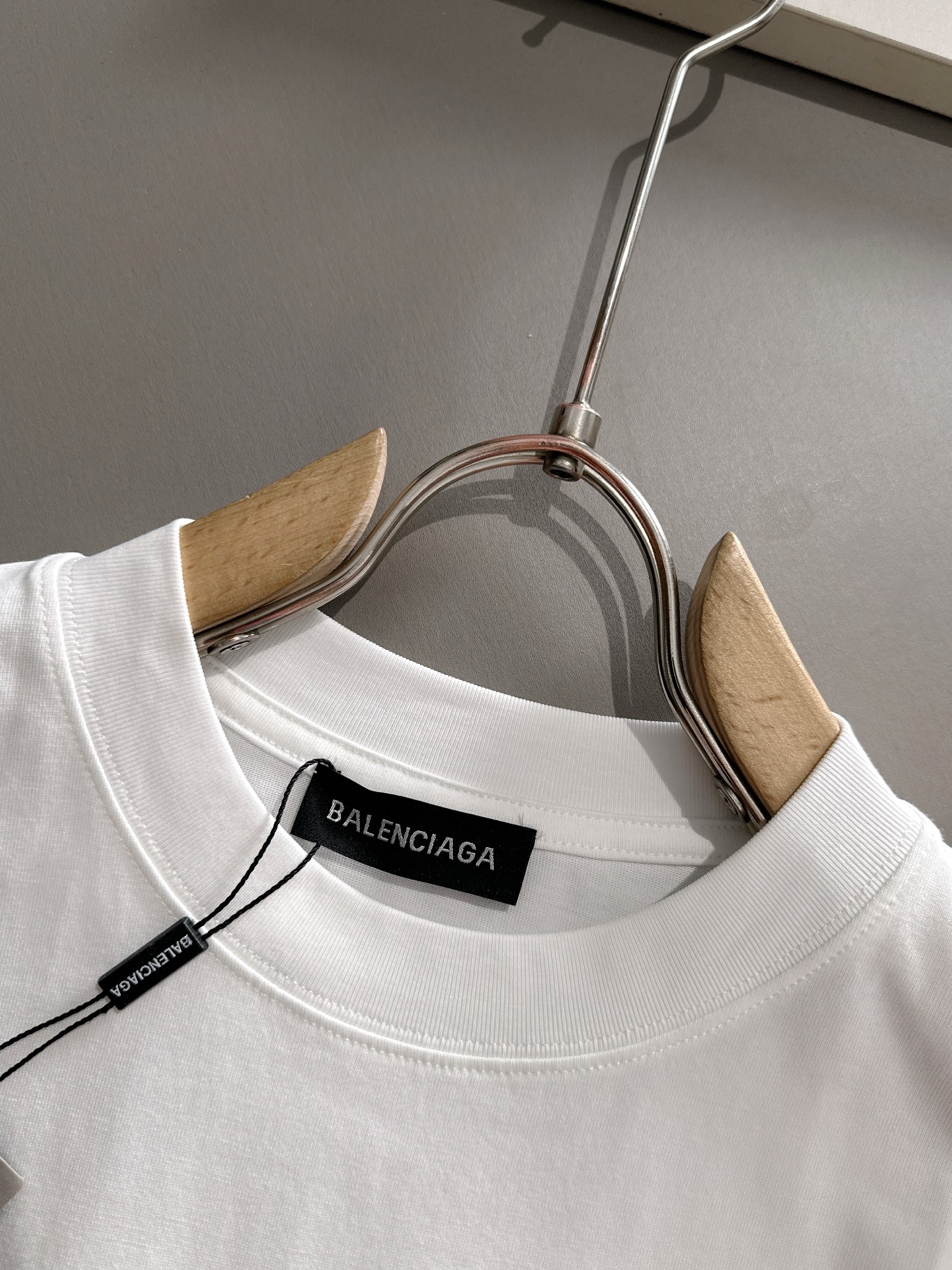  巴黎世家 2025春夏新款男女同款👫短袖T恤，！定制专属纯棉面料，定制原版工艺螺纹，胸前重工字母log