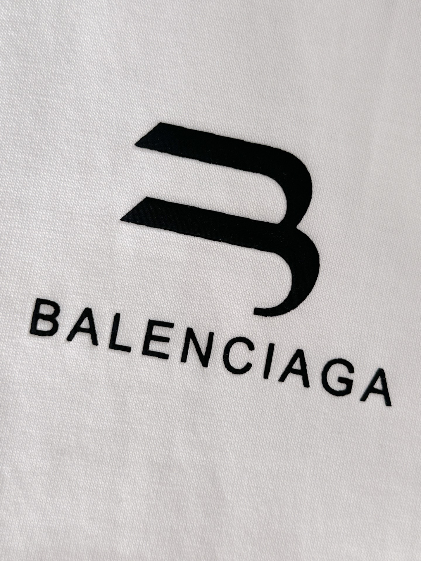  巴黎世家 2025春夏新款男女同款👫短袖T恤，！定制专属纯棉面料，定制原版工艺螺纹，胸前重工字母log