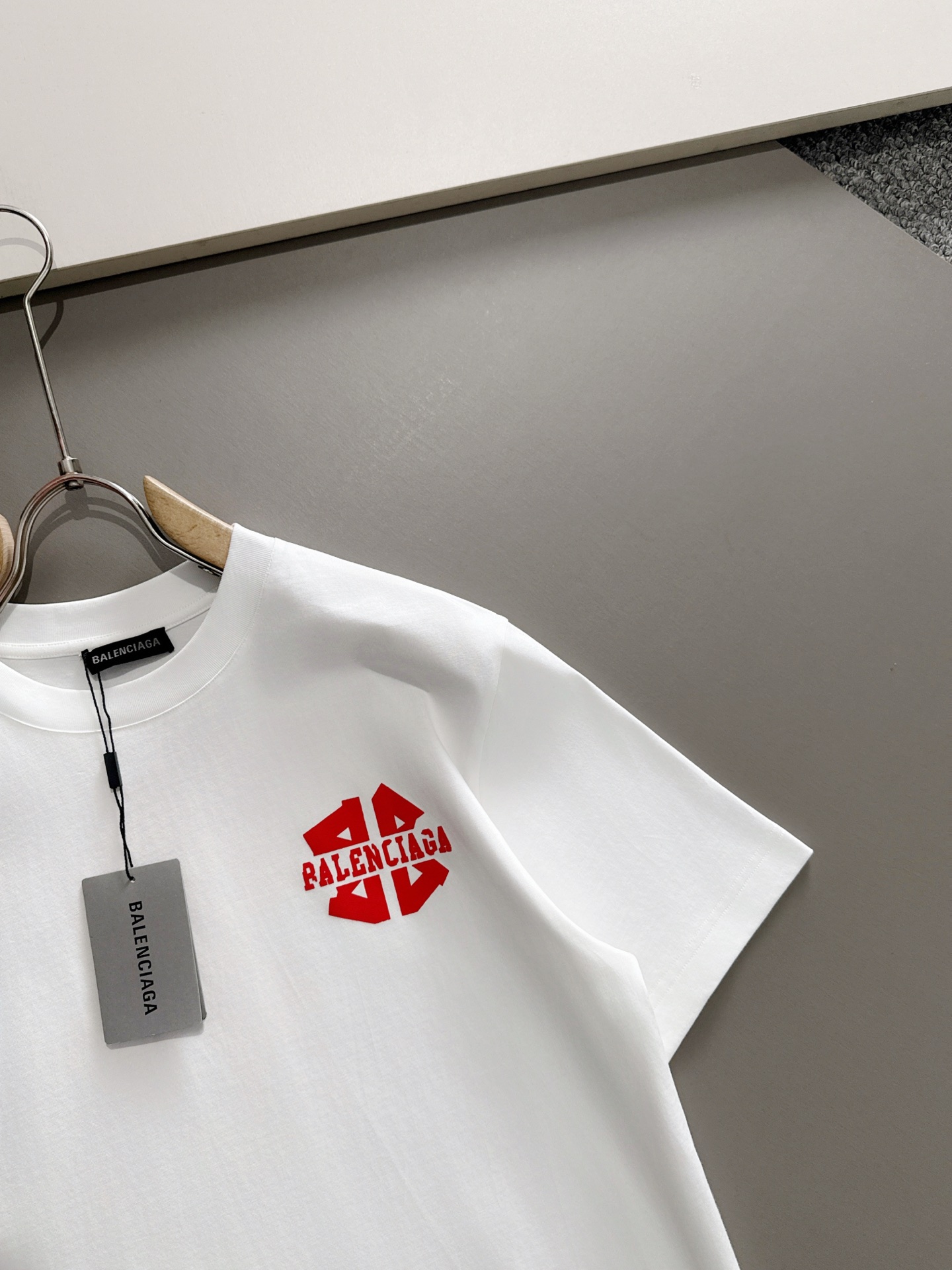  巴黎世家 2025春夏新款男女同款👫短袖T恤，！定制专属纯棉面料，定制原版工艺螺纹，胸前重工字母log