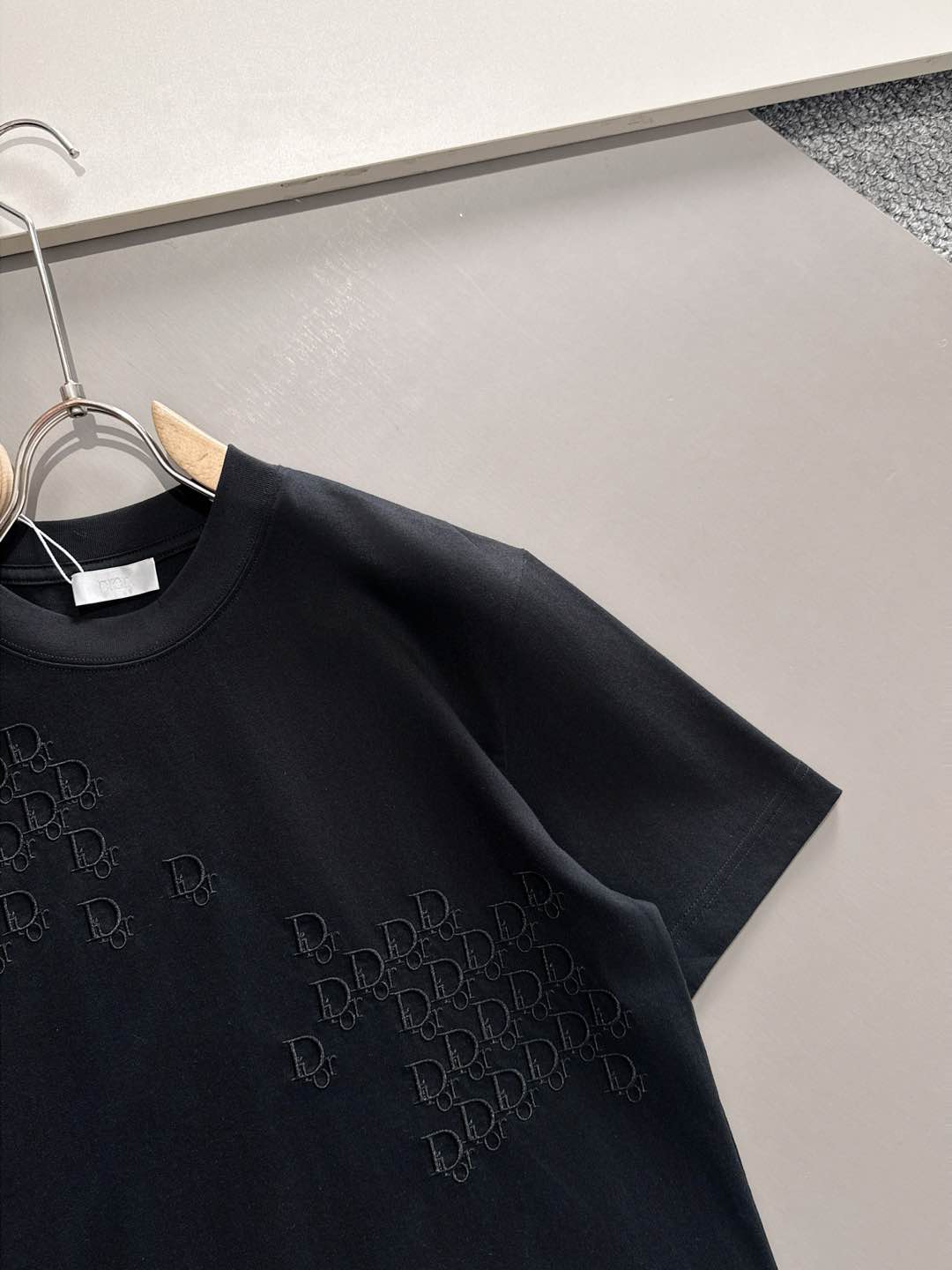  迪奥 2025春夏新款男女同款👫短袖T恤，！定制专属纯棉面料，定制原版工艺螺纹，胸前重工字母logo工