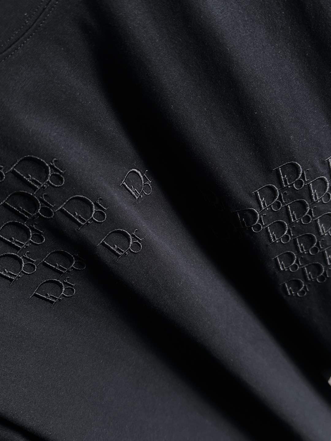  迪奥 2025春夏新款男女同款👫短袖T恤，！定制专属纯棉面料，定制原版工艺螺纹，胸前重工字母logo工