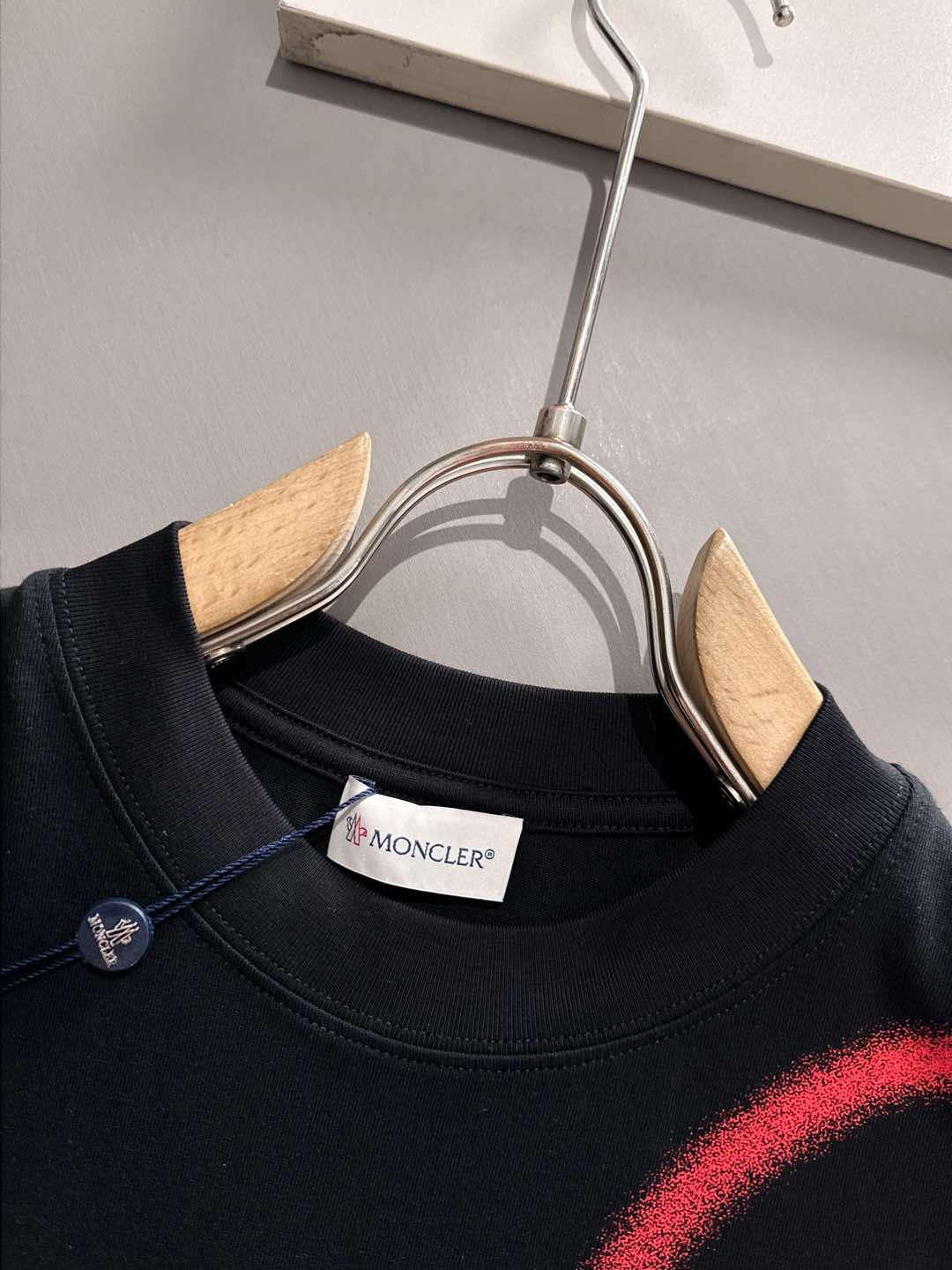  蒙口 2025春夏新款男女同款👫短袖T恤，！定制专属纯棉面料，定制原版工艺螺纹，胸前重工字母logo工