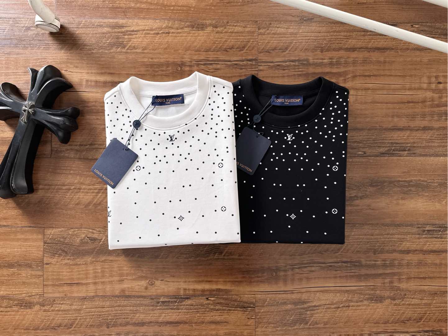 🌾退换 Louis Vuitton-LV 驴家# 2025秋冬 八明治空气层套头圆领卫衣男女同款时尚休闲