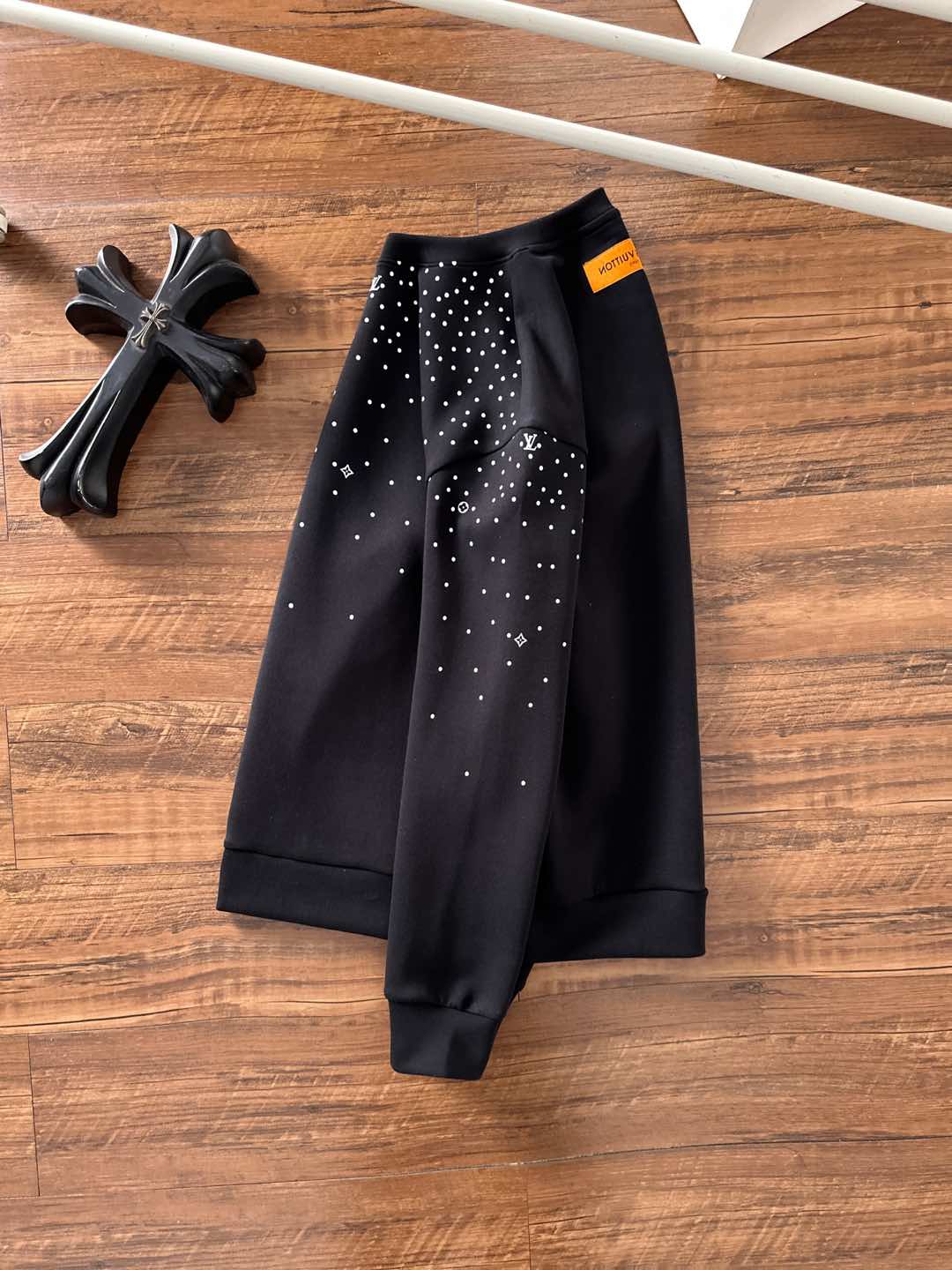 🌾退换 Louis Vuitton-LV 驴家# 2025秋冬 八明治空气层套头圆领卫衣男女同款时尚休闲