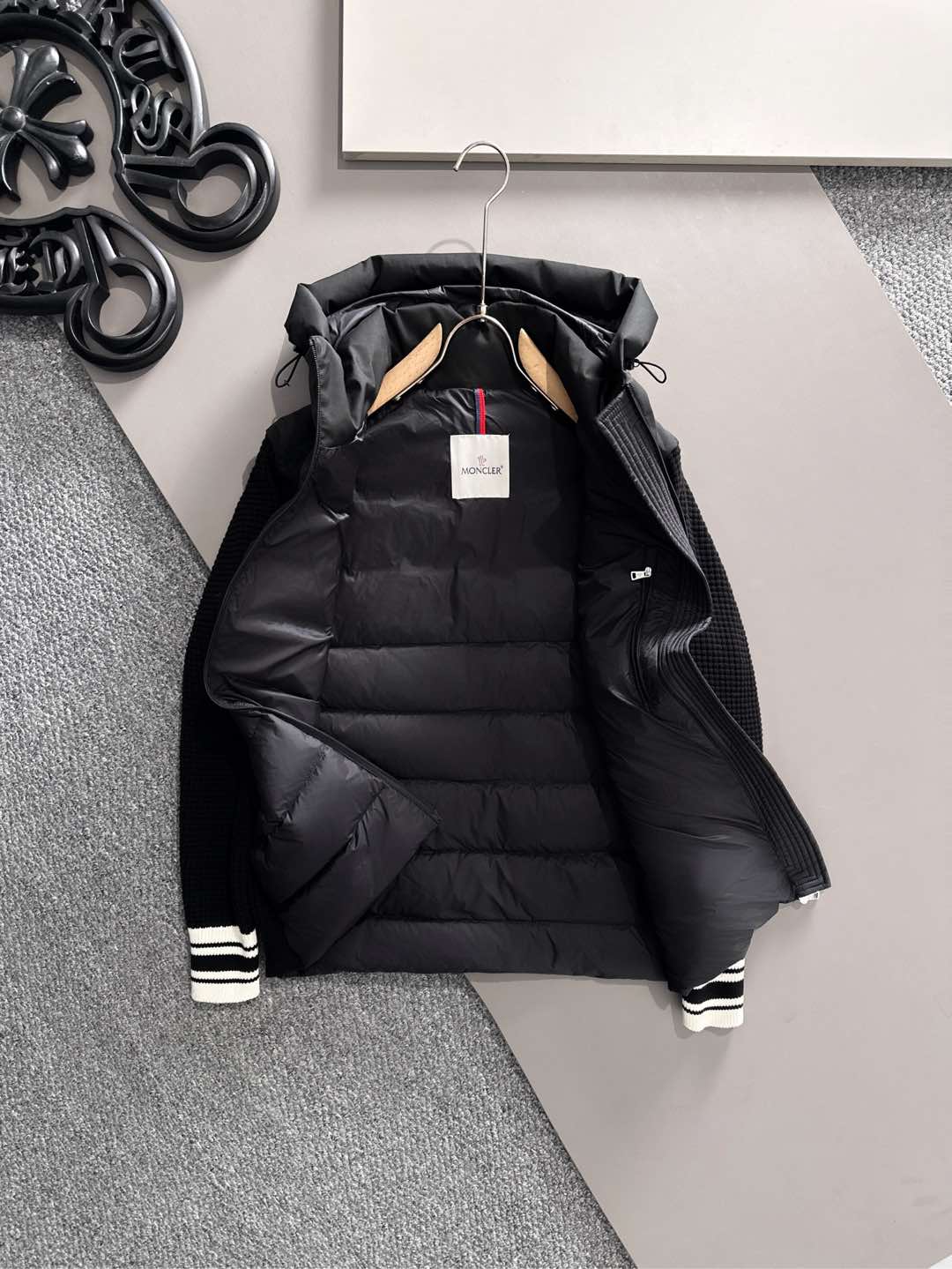 Moncler 蒙口 2025年秋冬新款羽绒服，针织连帽拼接羽绒服采用新国标95白鸭绒，秋冬新品内搭神器