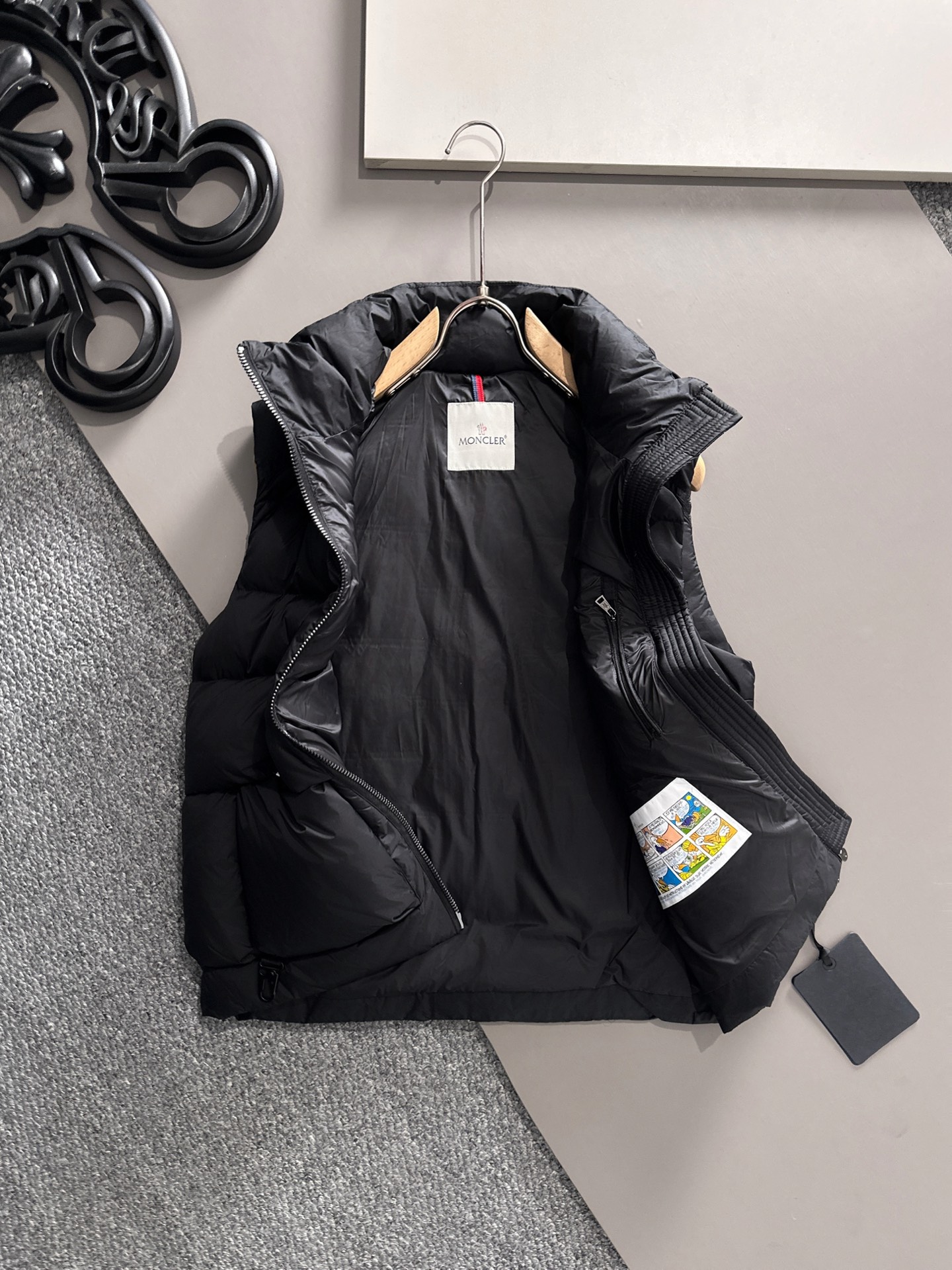 Moncler 蒙口🆕🆕🆕25年冬季新款羽绒服马甲立领羽绒马甲，原版订制五金配件，采用顶级90白鸭绒超柔