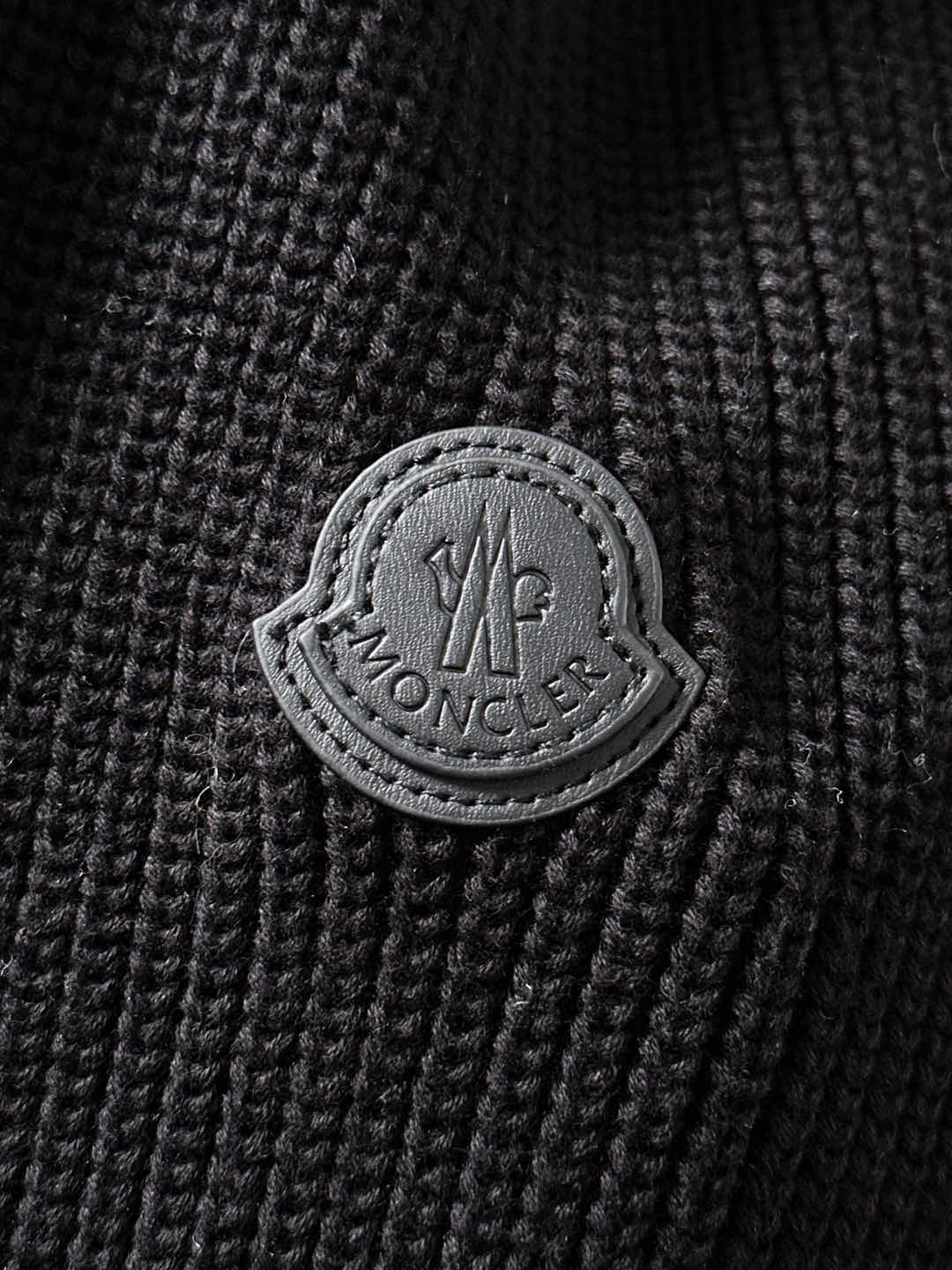 Moncler 蒙口 2025年秋冬新款羽绒服，针织拼接羽绒服采用新国标95白鸭绒，秋冬新品内搭神器！在