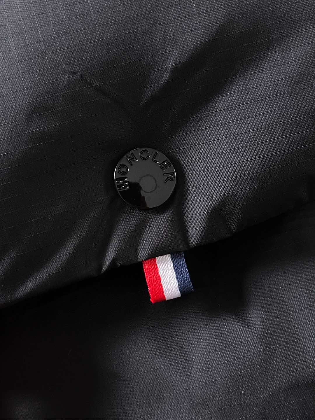 Moncler 蒙口🆕🆕🆕25年冬季新款羽绒服马甲立领羽绒马甲，原版订制五金配件，采用顶级90白鸭绒超柔