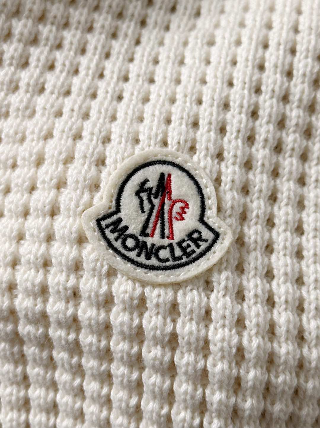 Moncler 蒙口 2025年秋冬新款羽绒服，针织连帽拼接羽绒服采用新国标95白鸭绒，秋冬新品内搭神器