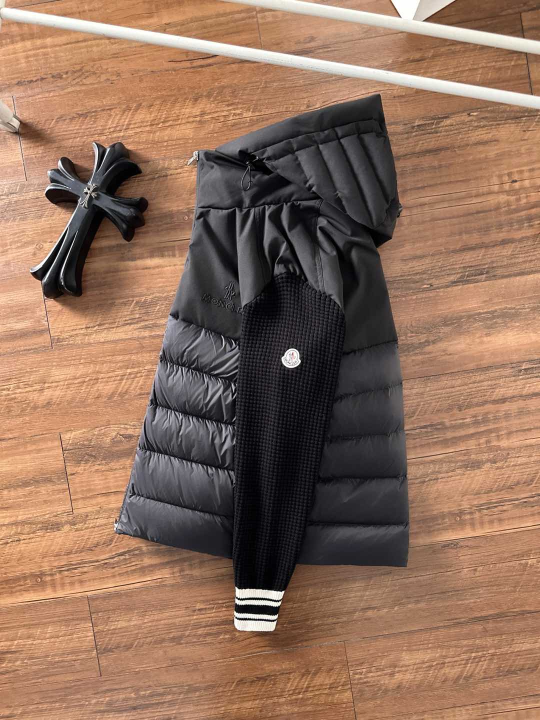 Moncler 蒙口 2025年秋冬新款羽绒服，针织连帽拼接羽绒服采用新国标95白鸭绒，秋冬新品内搭神器