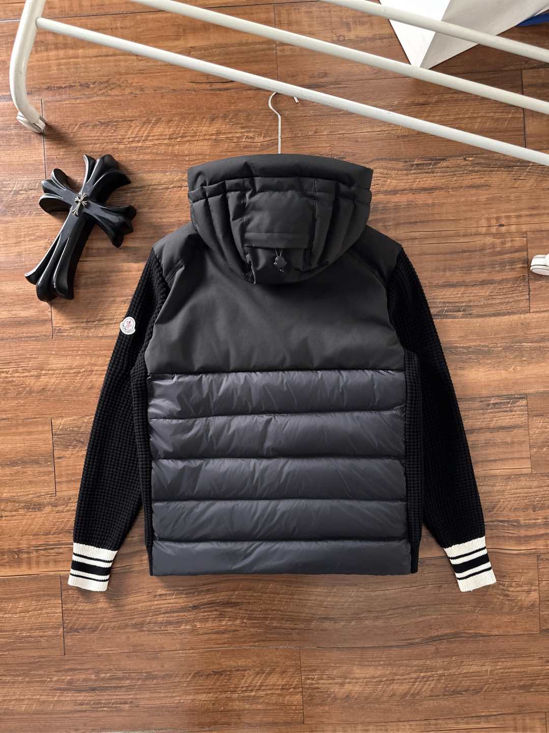 Moncler 蒙口 2025年秋冬新款羽绒服，针织连帽拼接羽绒服采用新国标95白鸭绒，秋冬新品内搭神器