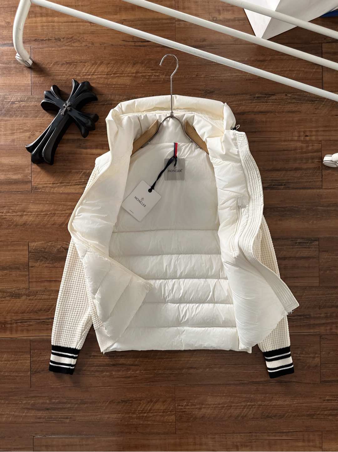 Moncler 蒙口 2025年秋冬新款羽绒服，针织连帽拼接羽绒服采用新国标95白鸭绒，秋冬新品内搭神器