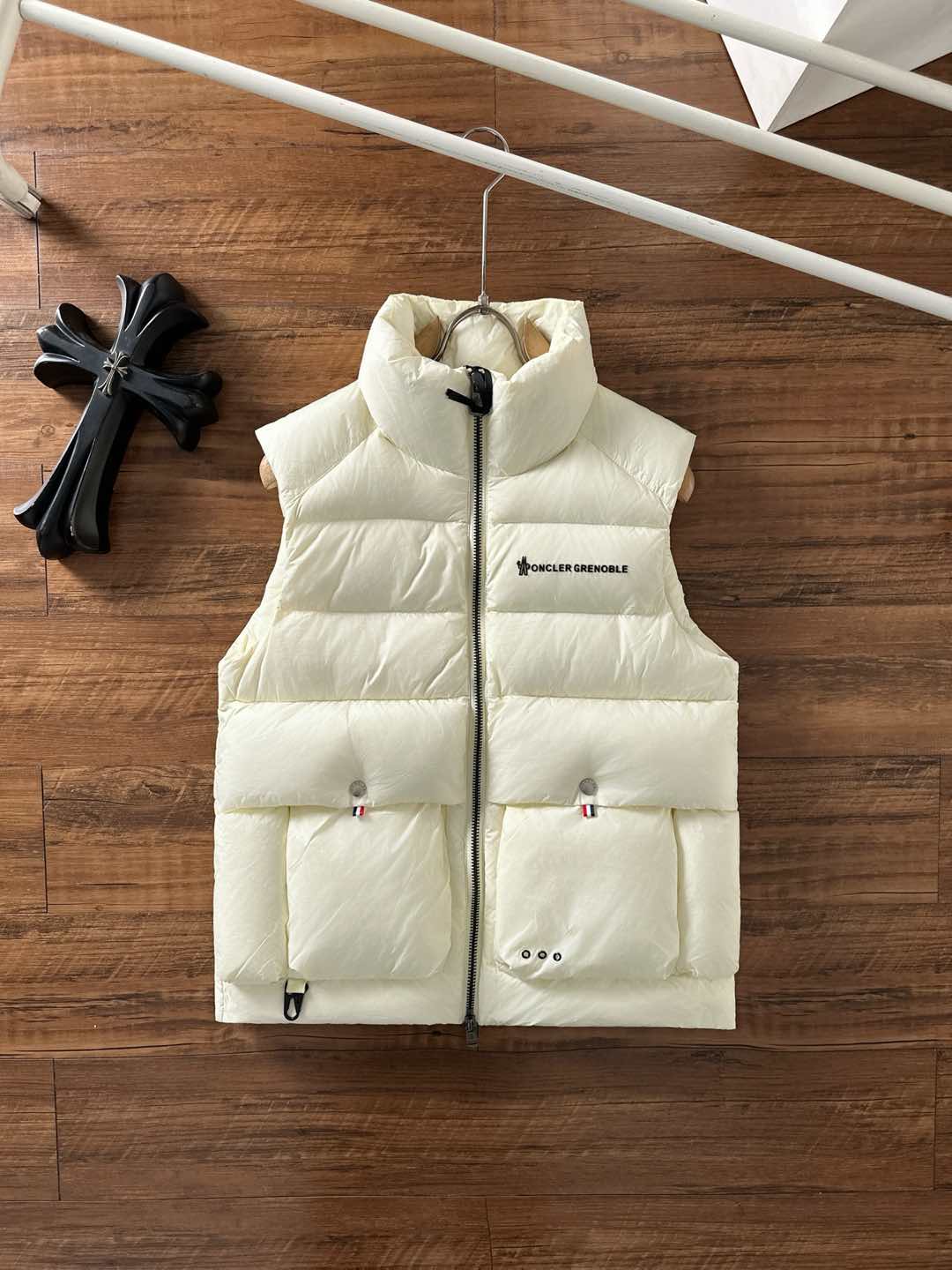 Moncler 蒙口🆕🆕🆕25年冬季新款羽绒服马甲立领羽绒马甲，原版订制五金配件，采用顶级90白鸭绒超柔