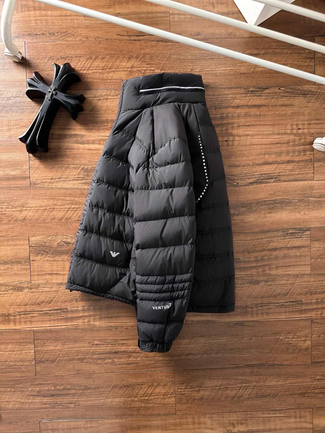 Armani 阿玛尼 2025秋冬专柜同步新品发布，最新款立领羽绒服出货，全部原版购入，无论面料和辅料，