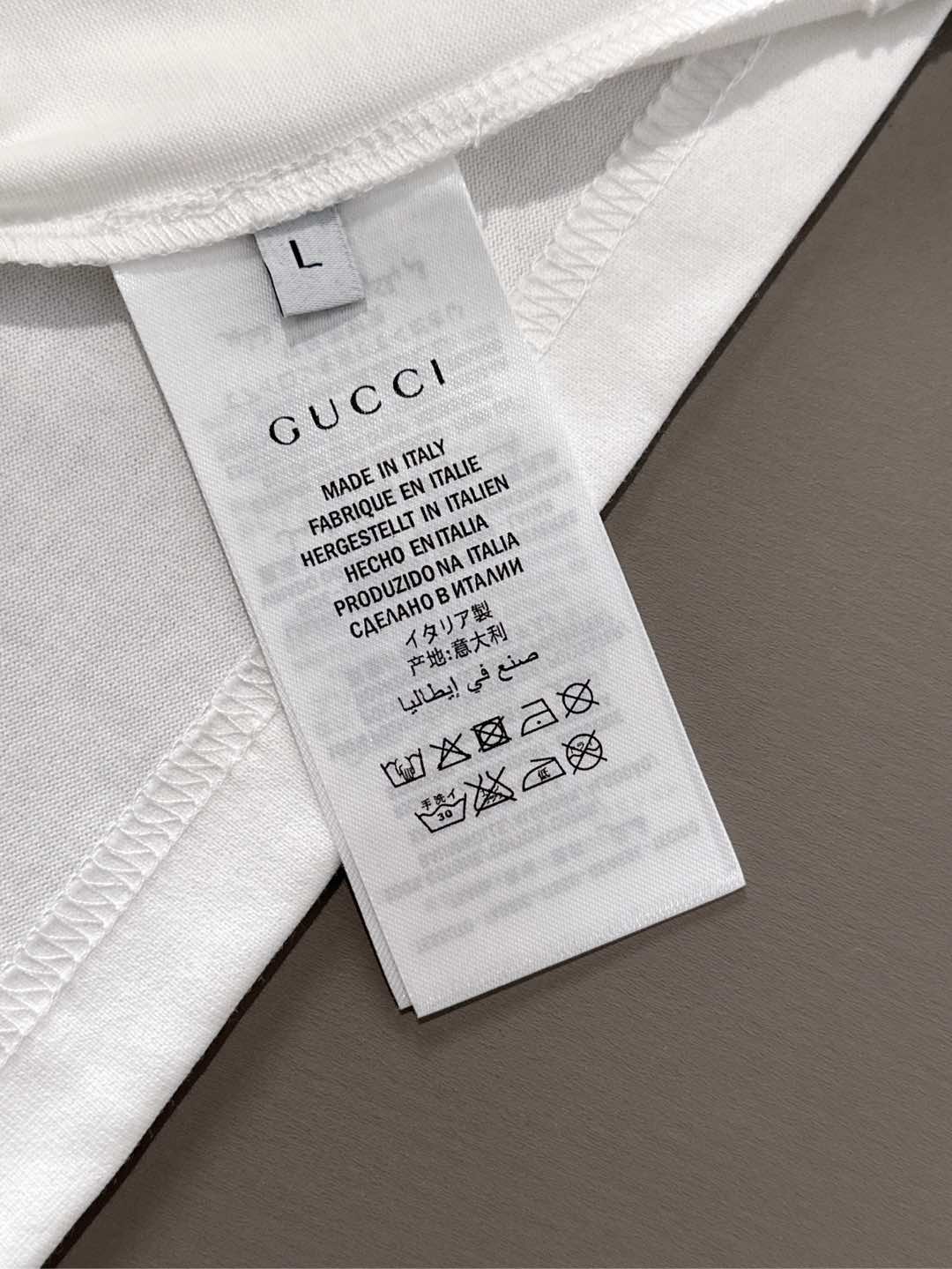 GUCCI 2026春夏新款首发专柜最新款短袖圆领T恤 高端订制 设计前卫时尚！品牌logo重工艺设计 