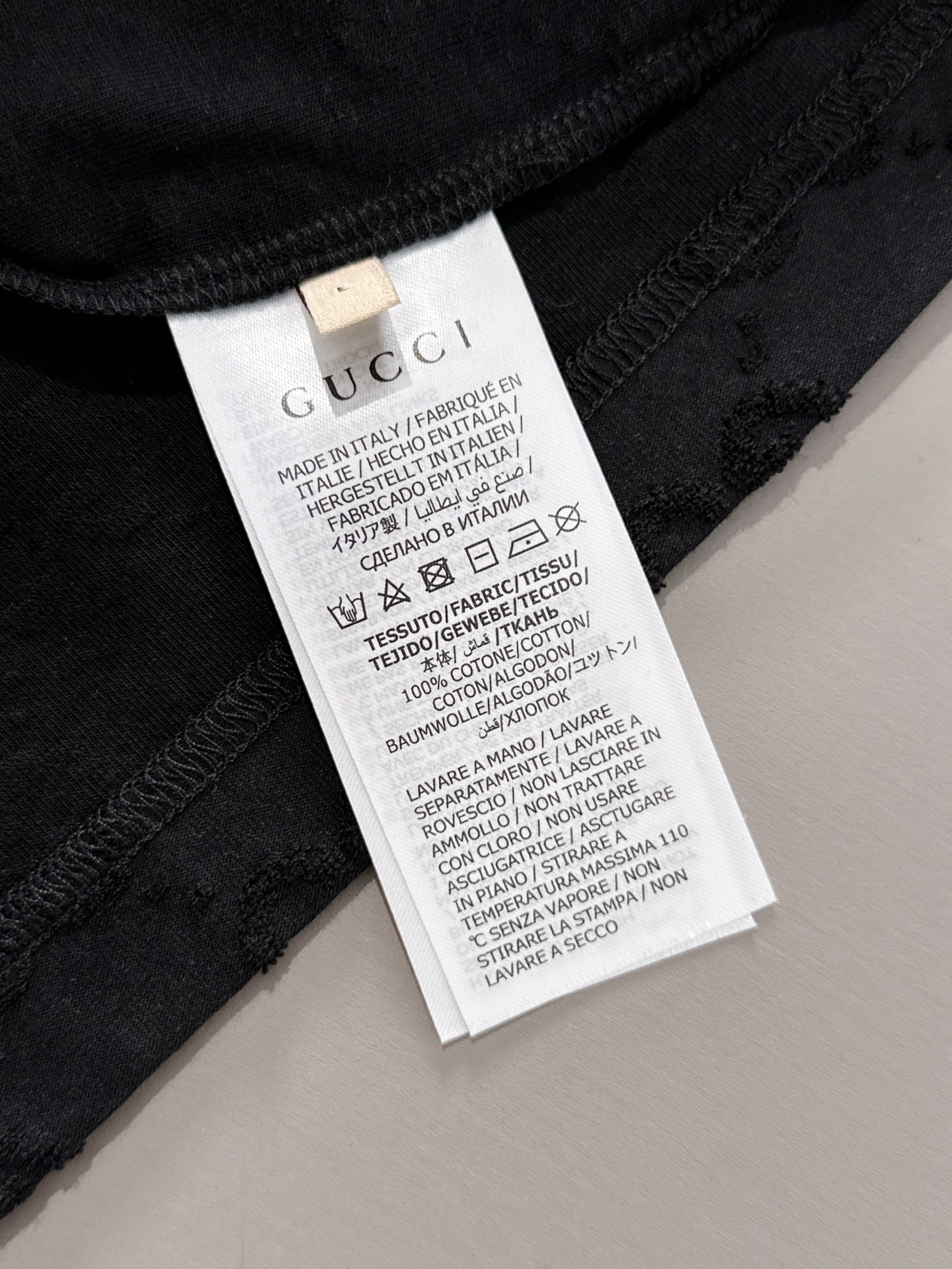 GUCCI 2026春夏新款首发专柜最新款短袖圆领T恤 高端订制 设计前卫时尚！品牌logo重工艺设计 