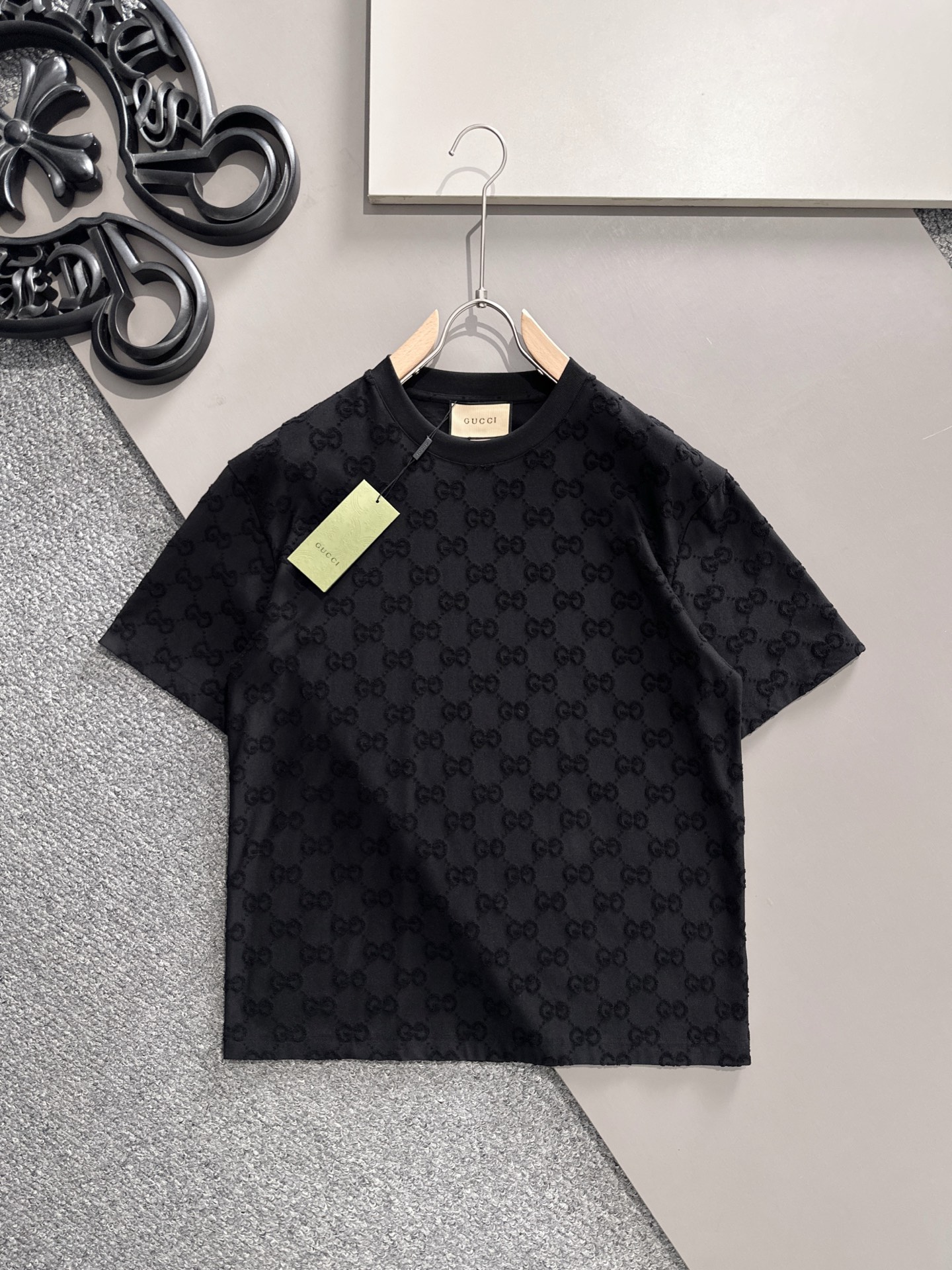 GUCCI 2026春夏新款首发专柜最新款短袖圆领T恤 高端订制 设计前卫时尚！品牌logo重工艺设计 