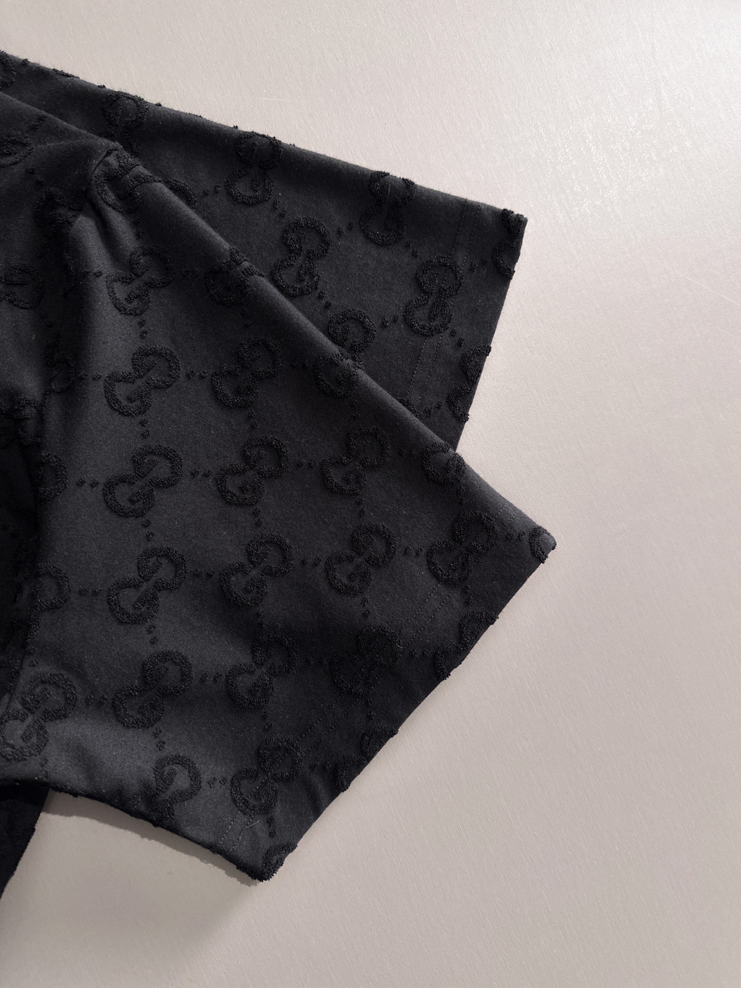 GUCCI 2026春夏新款首发专柜最新款短袖圆领T恤 高端订制 设计前卫时尚！品牌logo重工艺设计 