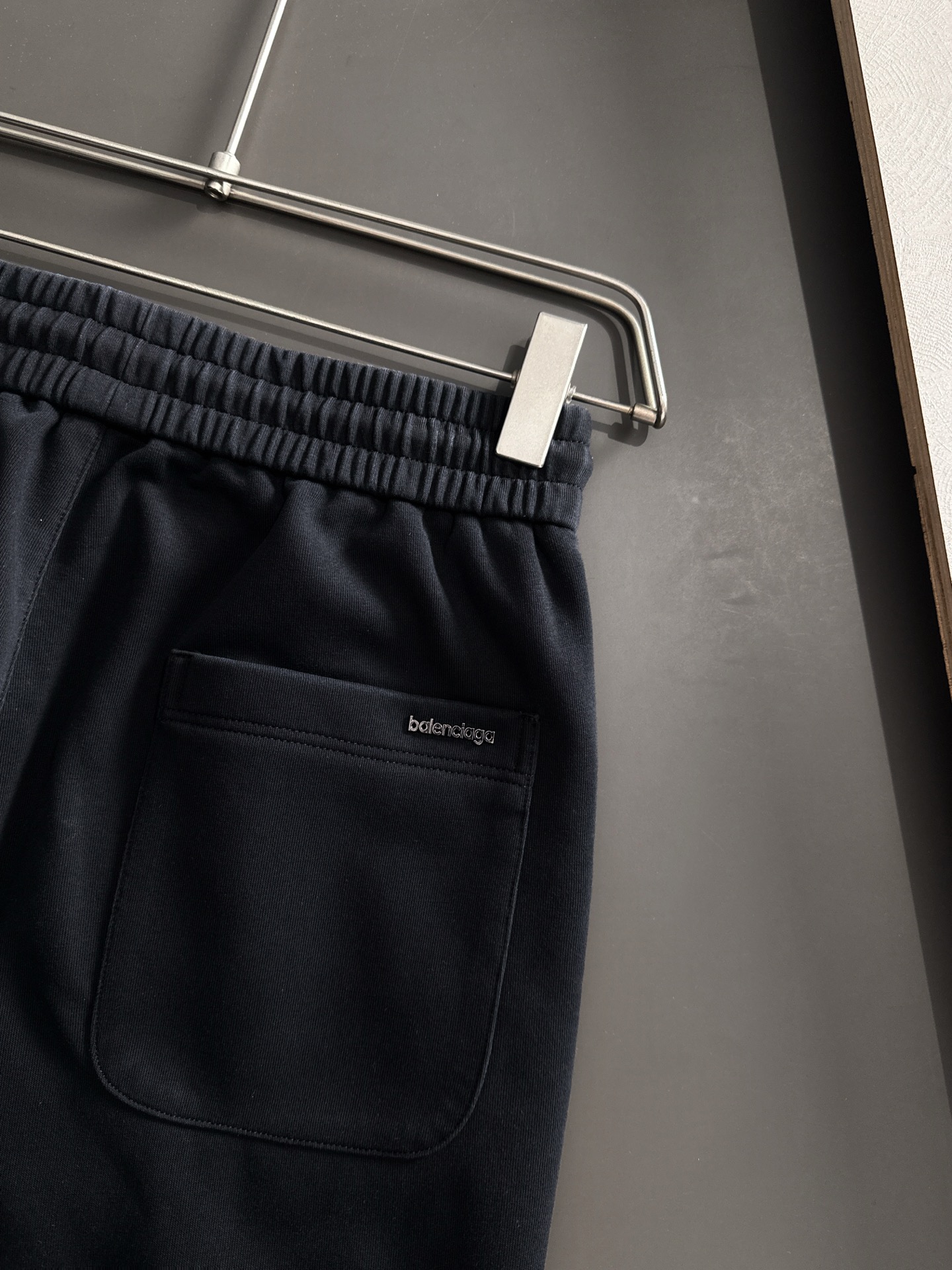 BAL 2026春季新品休闲裤，经典款百看不厌，裤身工艺设计，进口客供辅料、面料定制，每个细节做到极致，