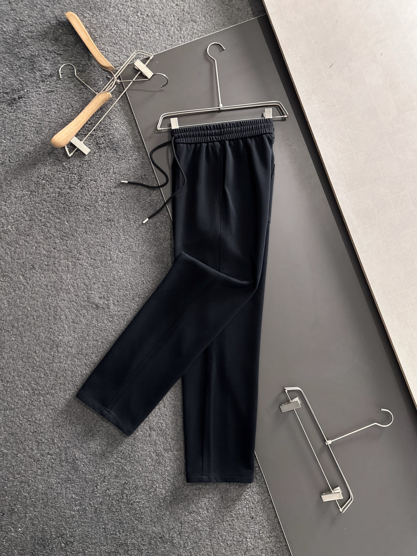 BAL 2026春季新品休闲裤，经典款百看不厌，裤身工艺设计，进口客供辅料、面料定制，每个细节做到极致，