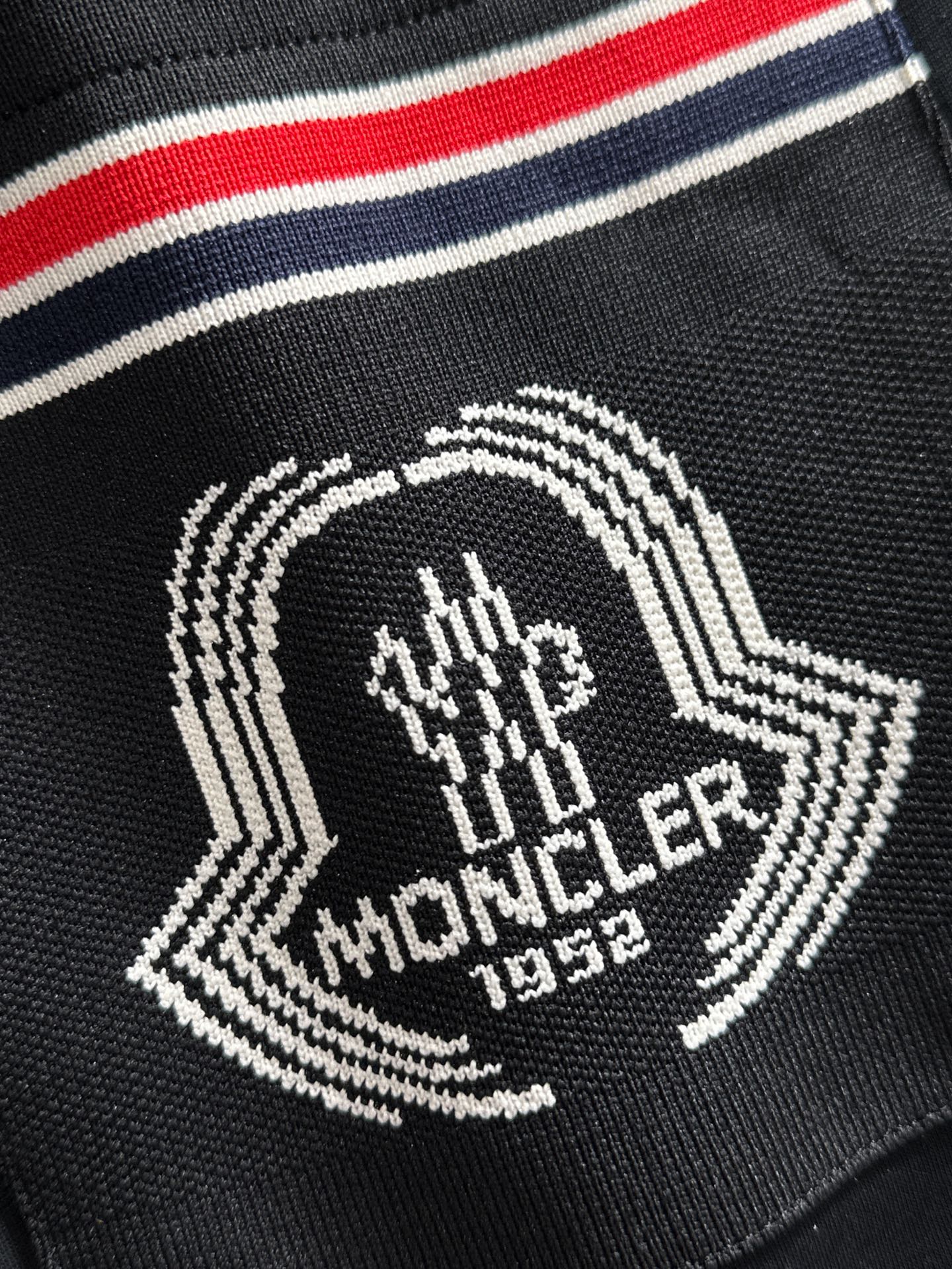 MON 2026春季新品休闲裤，经典款百看不厌，裤身工艺设计，进口客供辅料、面料定制，每个细节做到极致，