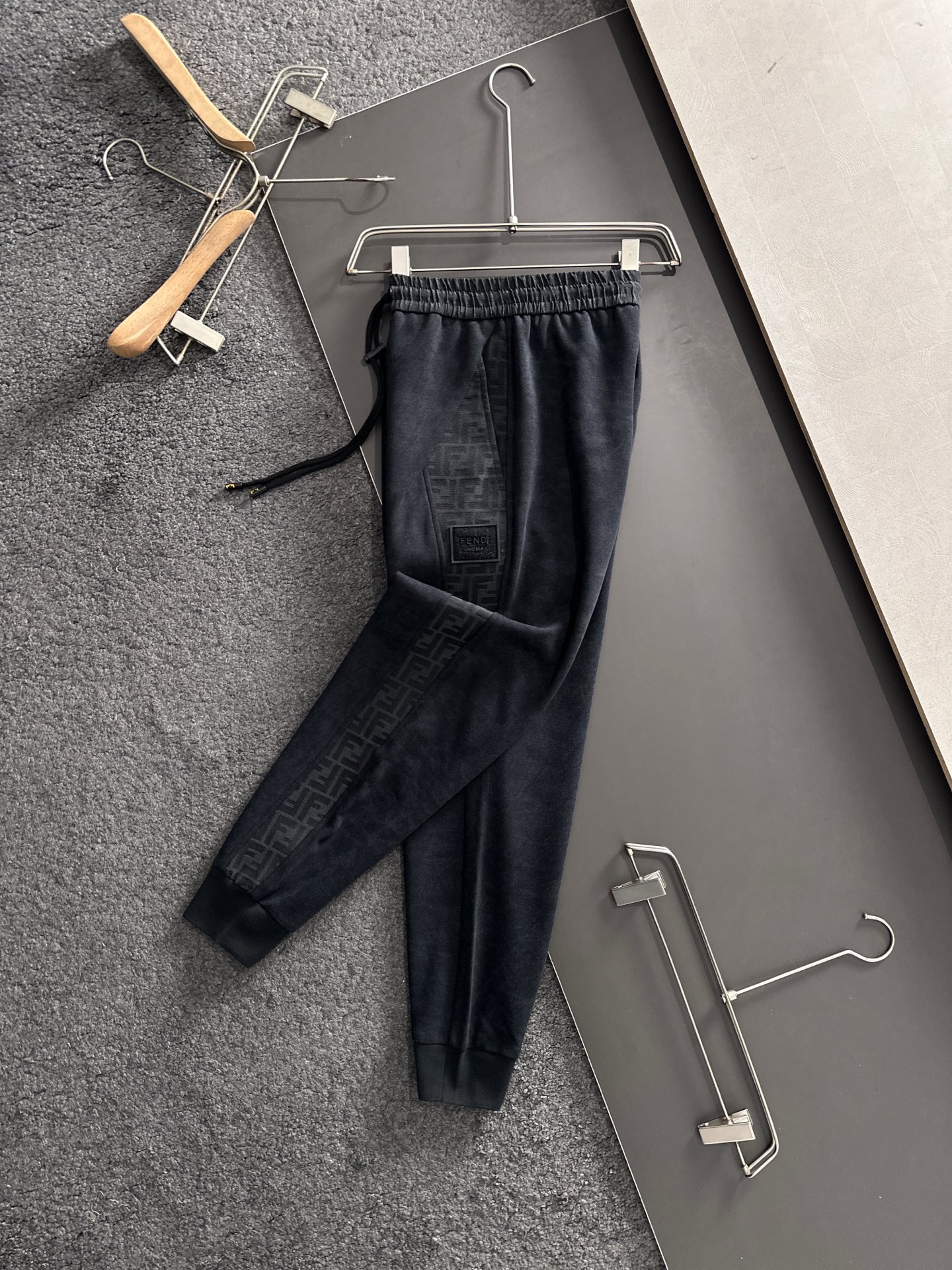 FD 2026春季新品休闲裤，经典款百看不厌，裤身工艺设计，进口客供辅料、面料定制，每个细节做到极致，原