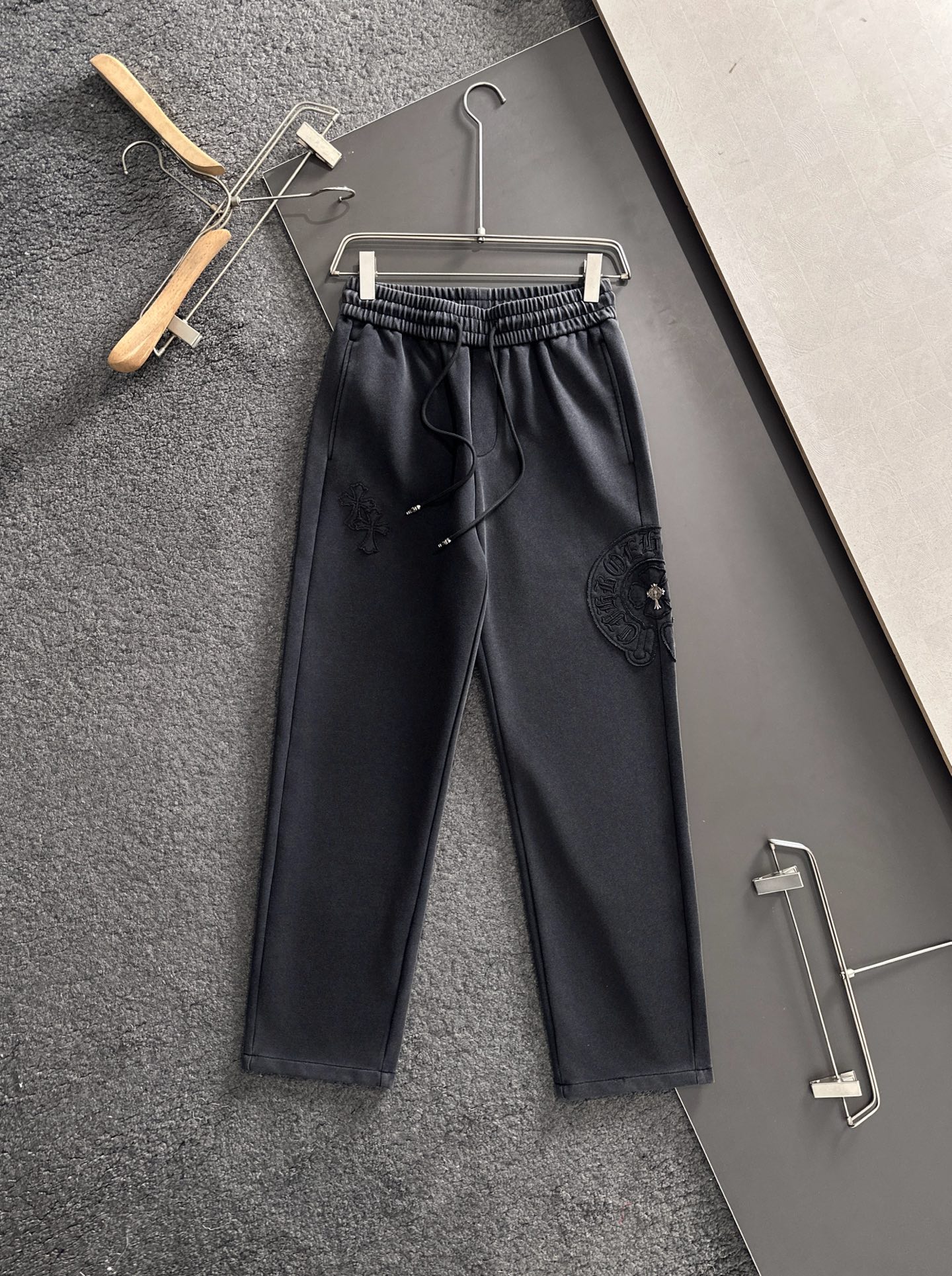 CH 2026春季新品休闲裤，经典款百看不厌，裤身工艺设计，进口客供辅料、面料定制，每个细节做到极致，原