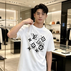 LV 2026ss 春夏新款首发专柜最新款短袖圆领T恤 高端订制 设计前卫时尚!品牌logo重工艺设计 LV 2026ss 春夏新款首发专柜最新款短袖圆领T恤 高端订制 设计前卫时尚!品牌logo重工艺设计
