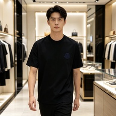 Moncler 蒙口 2026ss 春夏新款首发专柜最新款短袖圆领T恤 高端订制 设计前卫时尚!品牌lo Moncler 蒙口 2026ss 春夏新款首发专柜最新款短袖圆领T恤 高端订制 设计前卫时尚!品牌lo
