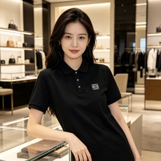 Loewe 罗意威 2026ss春夏新款首发专柜最新POLO衫 高端订制 设计前卫时尚!品牌logo重工 Loewe 罗意威 2026ss春夏新款首发专柜最新POLO衫 高端订制 设计前卫时尚!品牌logo重工