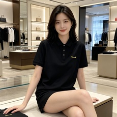 Fendi 芬迪 2026ss春夏新款首发专柜最新POLO衫 高端订制 设计前卫时尚!品牌logo重工艺 Fendi 芬迪 2026ss春夏新款首发专柜最新POLO衫 高端订制 设计前卫时尚!品牌logo重工艺